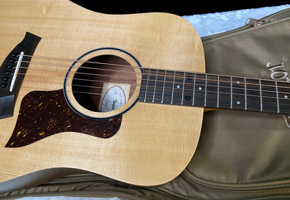 NEW! Taylor Big Baby Taylor BBT - Natural - 3.75lbs - Authorized Dealer - G06206