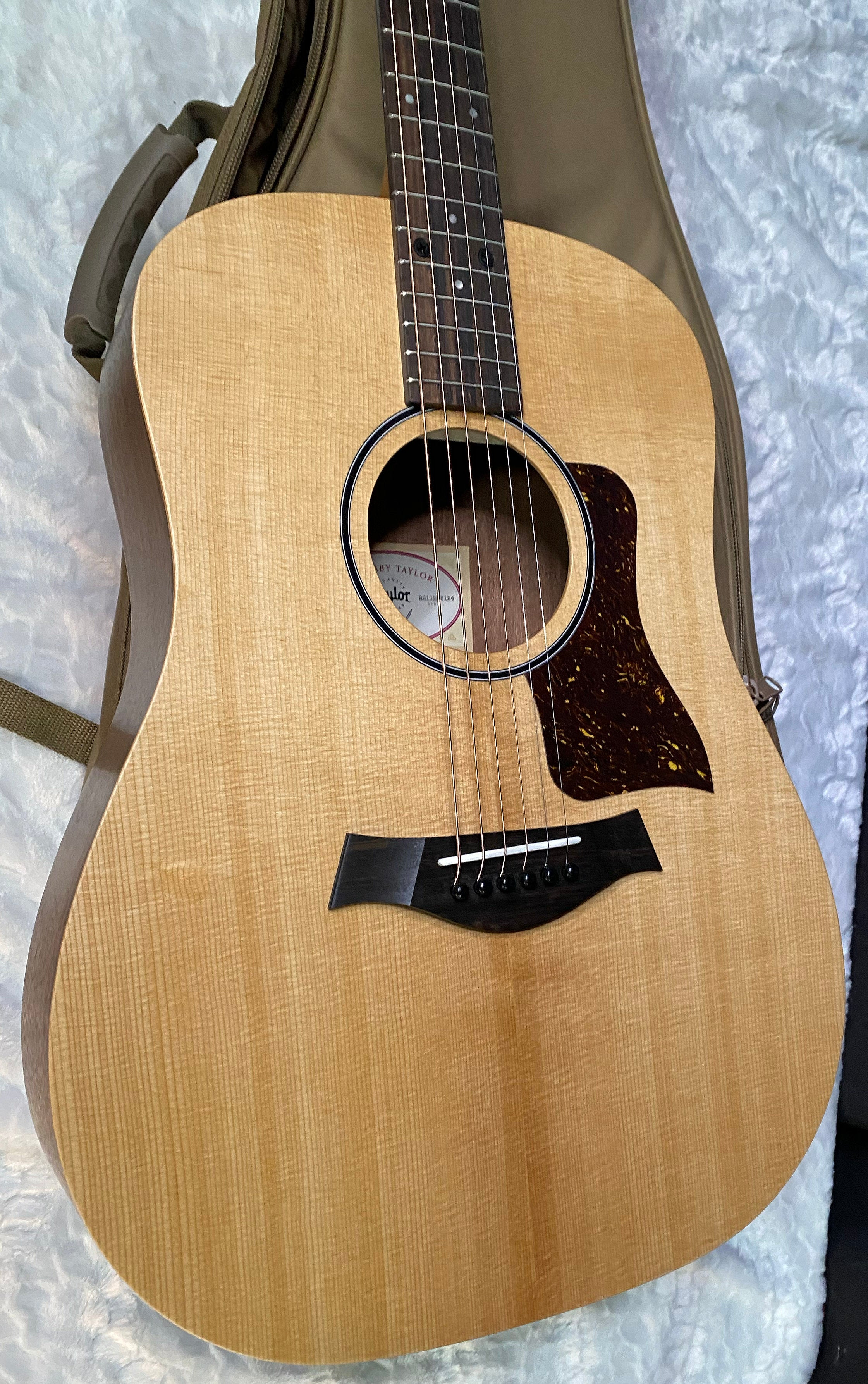 NEW! Taylor Big Baby Taylor BBT - Natural - 3.75lbs - Authorized Dealer - G06206