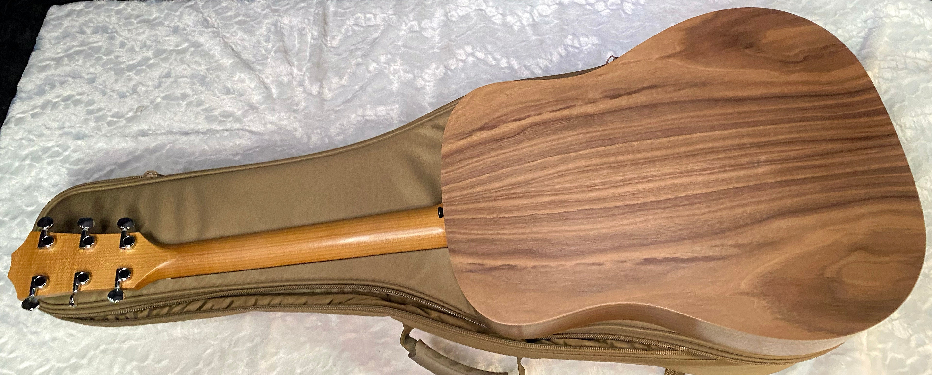 NEW! Taylor Big Baby Taylor BBT - Natural - 3.75lbs - Authorized Dealer - G06206