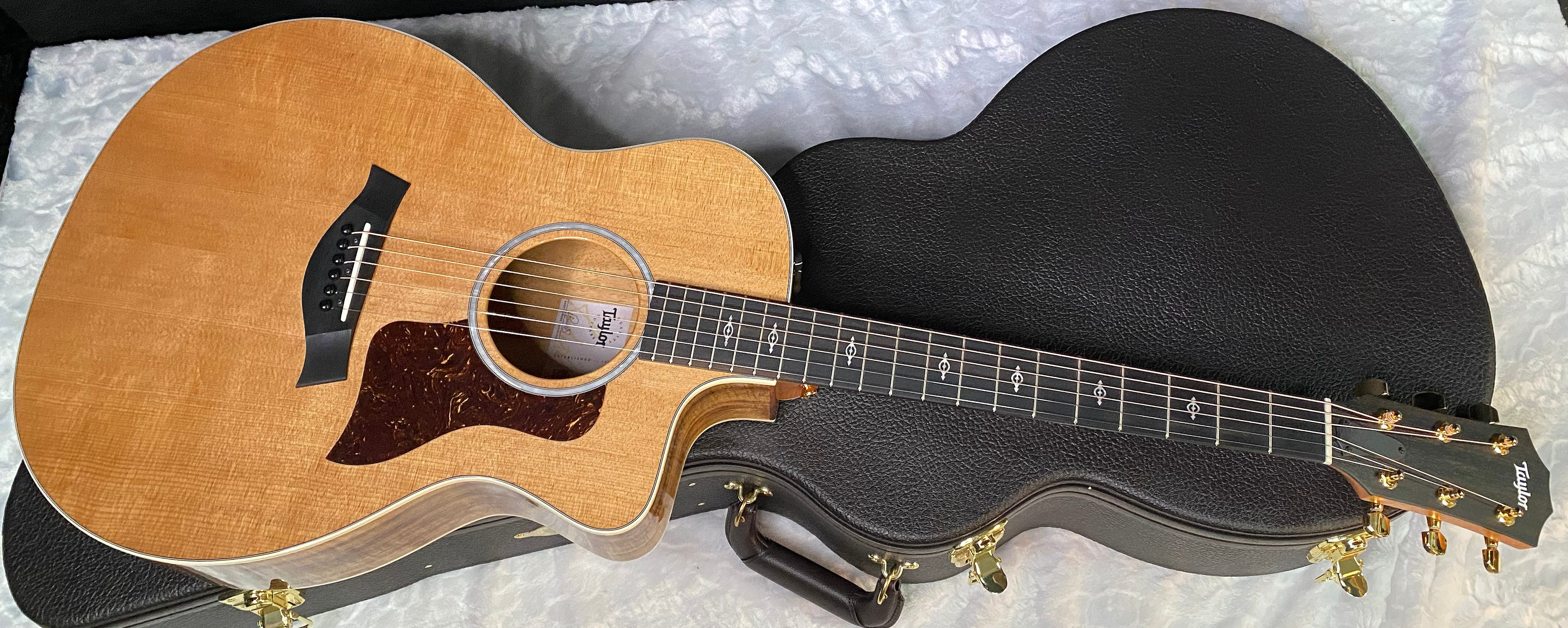 NEW! Taylor 214ce-K DLX Koa Grand Auditorium Acoustic-Electric Guitar Natural Finish - 4.8lbs - Authorized Dealer - G06210
