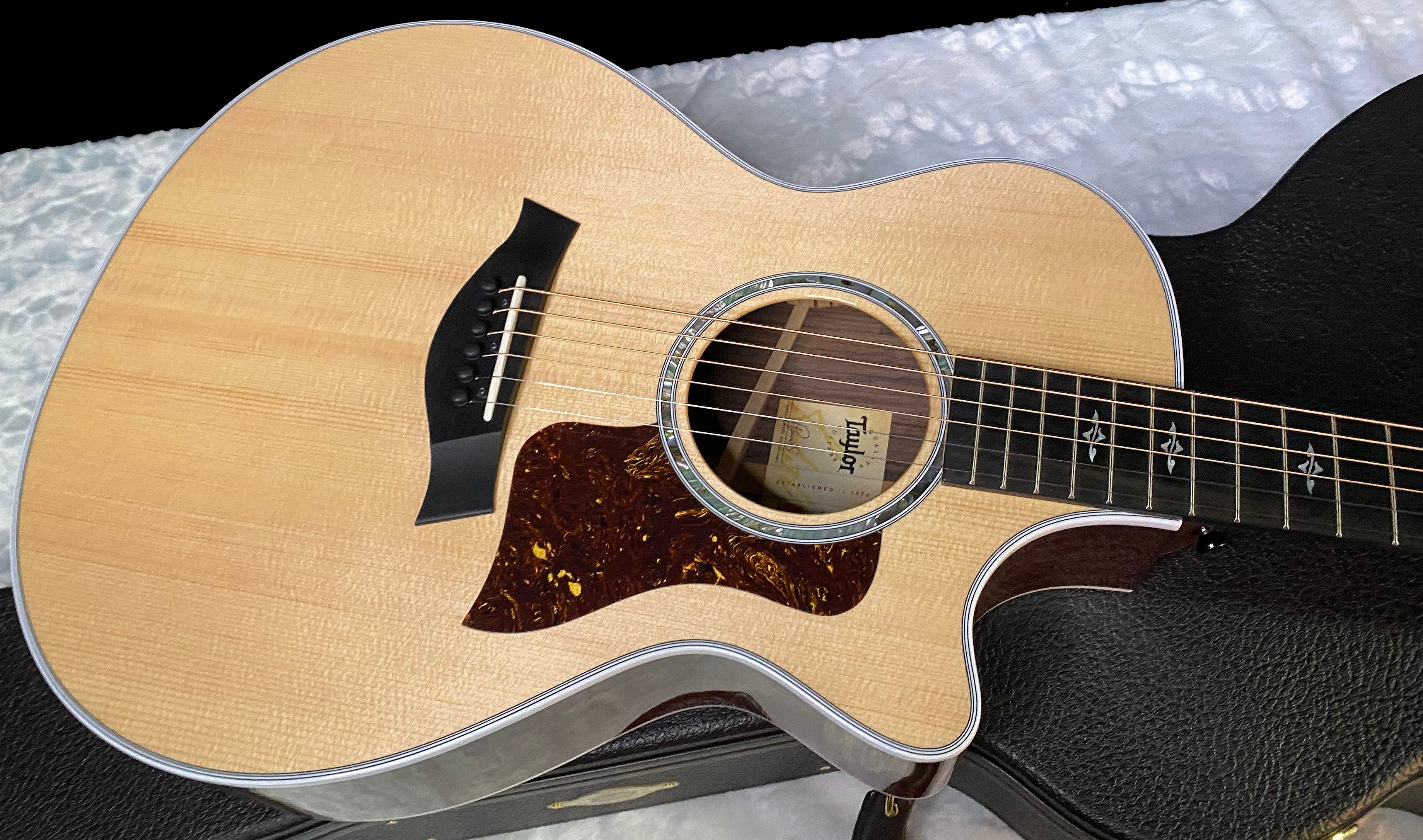 NEW! Taylor 412ce V-Class Acoustic-Electric Guitar - Natural - Authorized Dealer - 4.65 lbs - G06209
