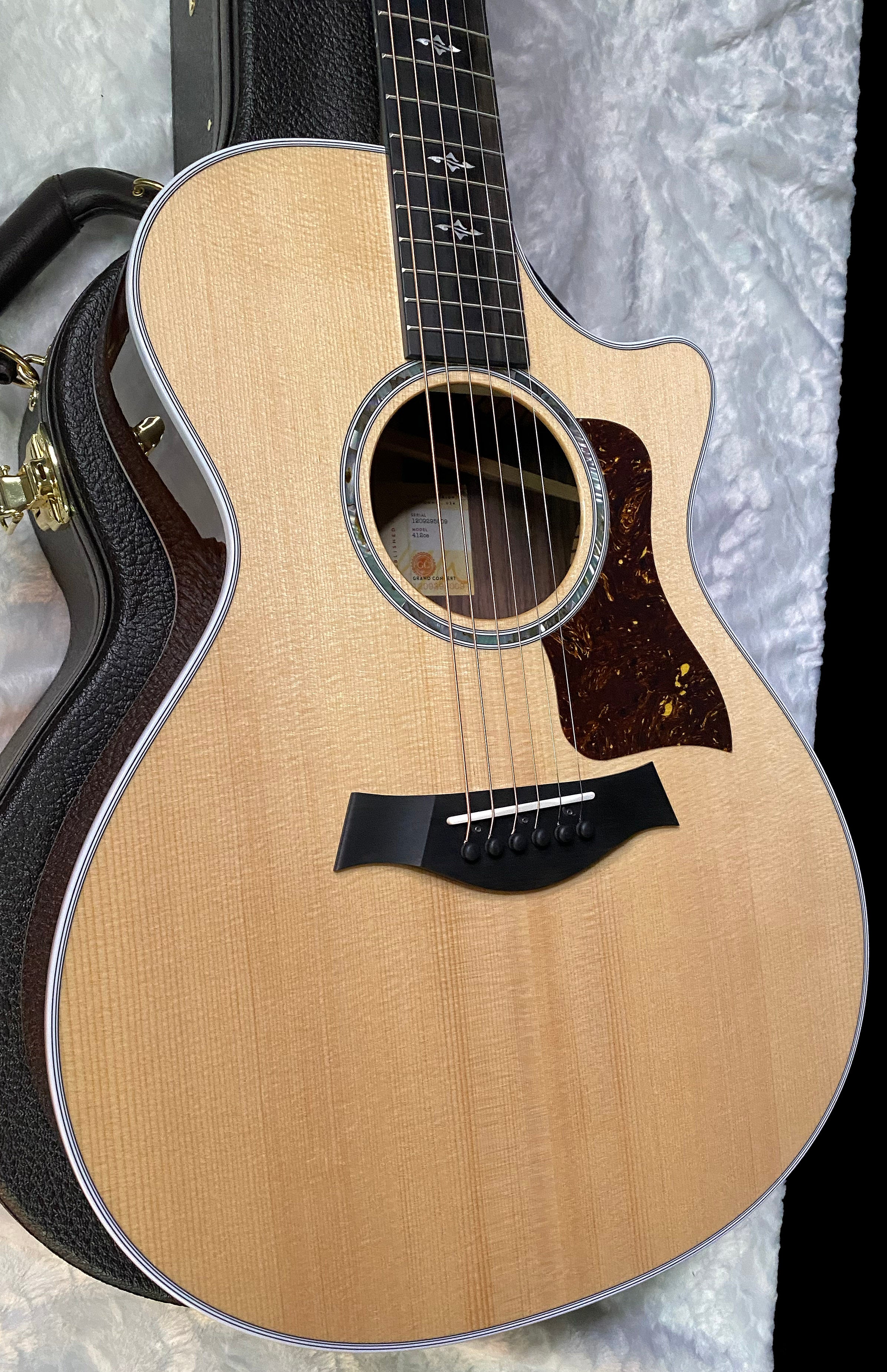 NEW! Taylor 412ce V-Class Acoustic-Electric Guitar - Natural - Authorized Dealer - 4.65 lbs - G06209