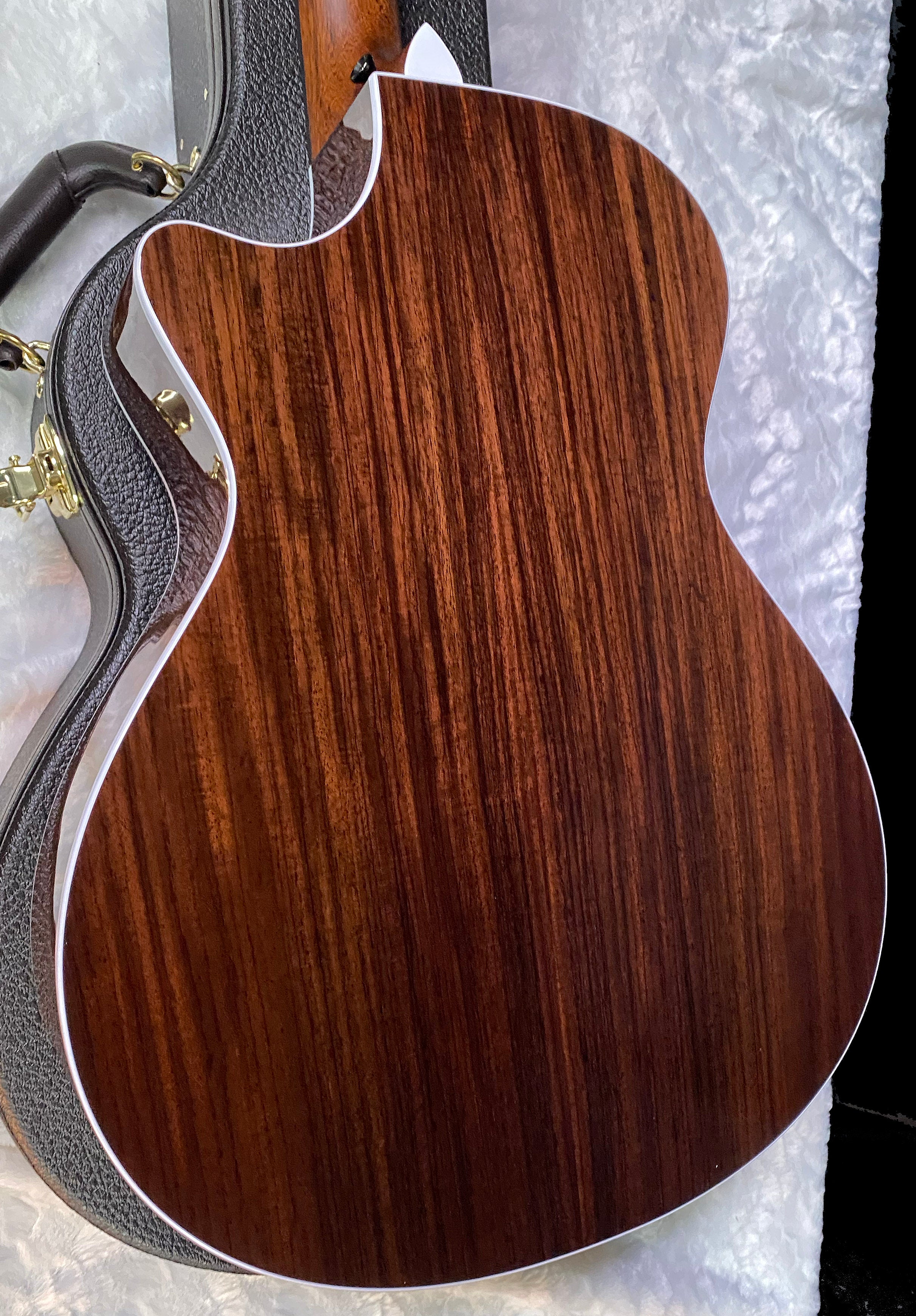 NEW! Taylor 412ce V-Class Acoustic-Electric Guitar - Natural - Authorized Dealer - 4.65 lbs - G06209