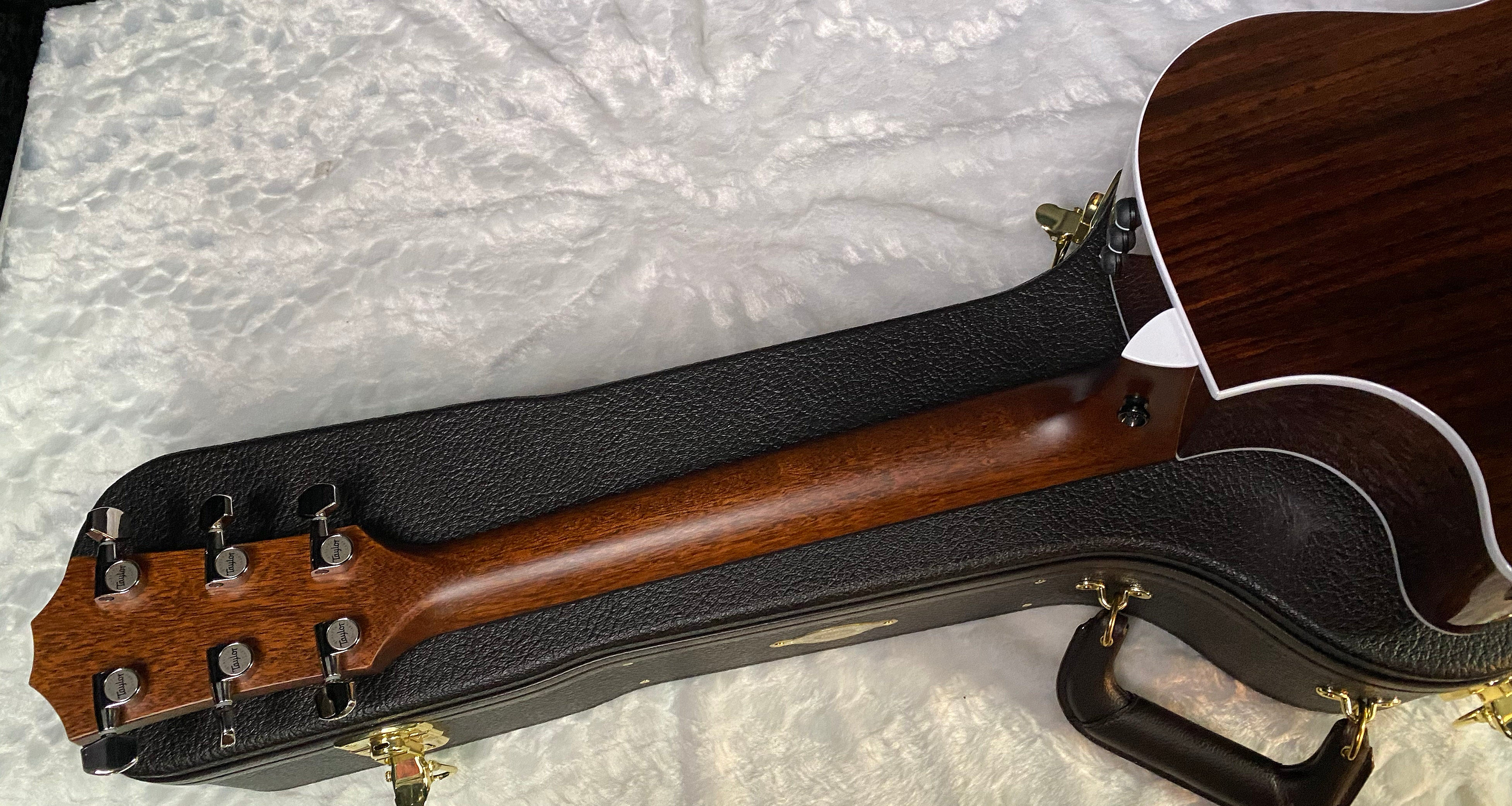 NEW! Taylor 412ce V-Class Acoustic-Electric Guitar - Natural - Authorized Dealer - 4.65 lbs - G06209