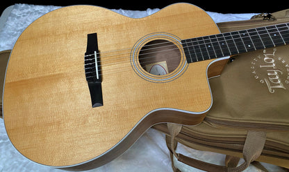 NEW! Taylor 214ce-N Nylon Grand Auditorium Acoustic-Electric Guitar Natural Finish - 4.1lbs - Authorized Dealer - G06219