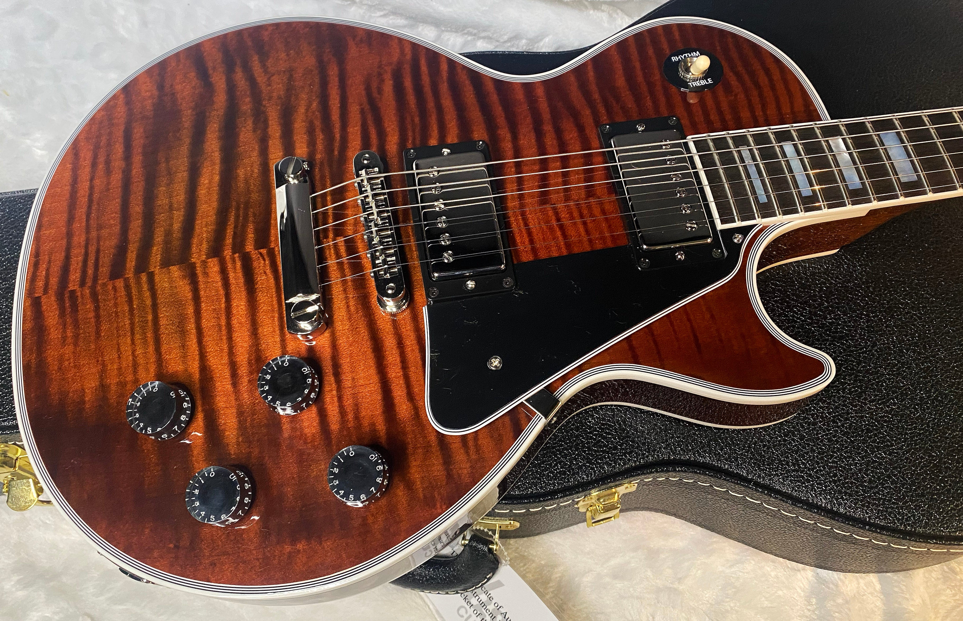 NEW! Gibson Dealer Select Custom Shop Les Paul Custom - Hand Picked AAA Figured Flame Top - Root Beer / Walnut Finish - Authorized Dealer - 9.4 lbs - G06950