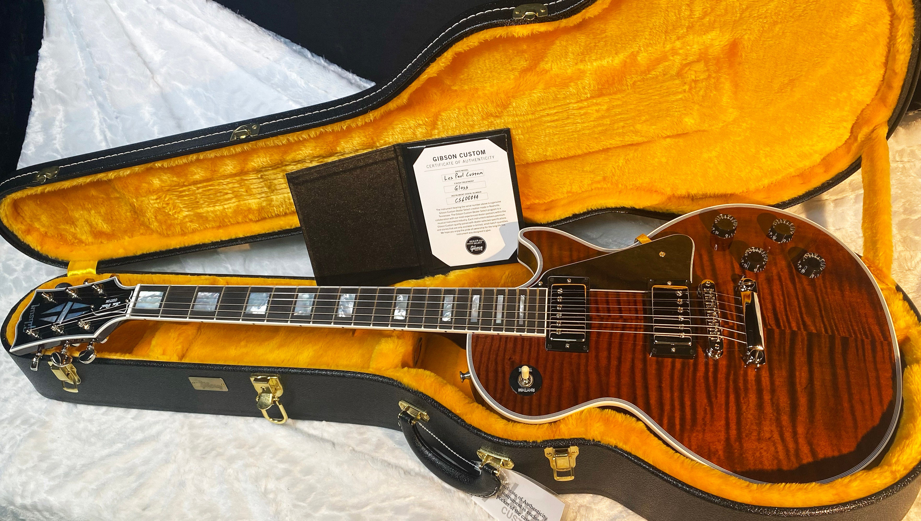 NEW! Gibson Dealer Select Custom Shop Les Paul Custom - Hand Picked AAA Figured Flame Top - Root Beer / Walnut Finish - Authorized Dealer - 9.4 lbs - G06950