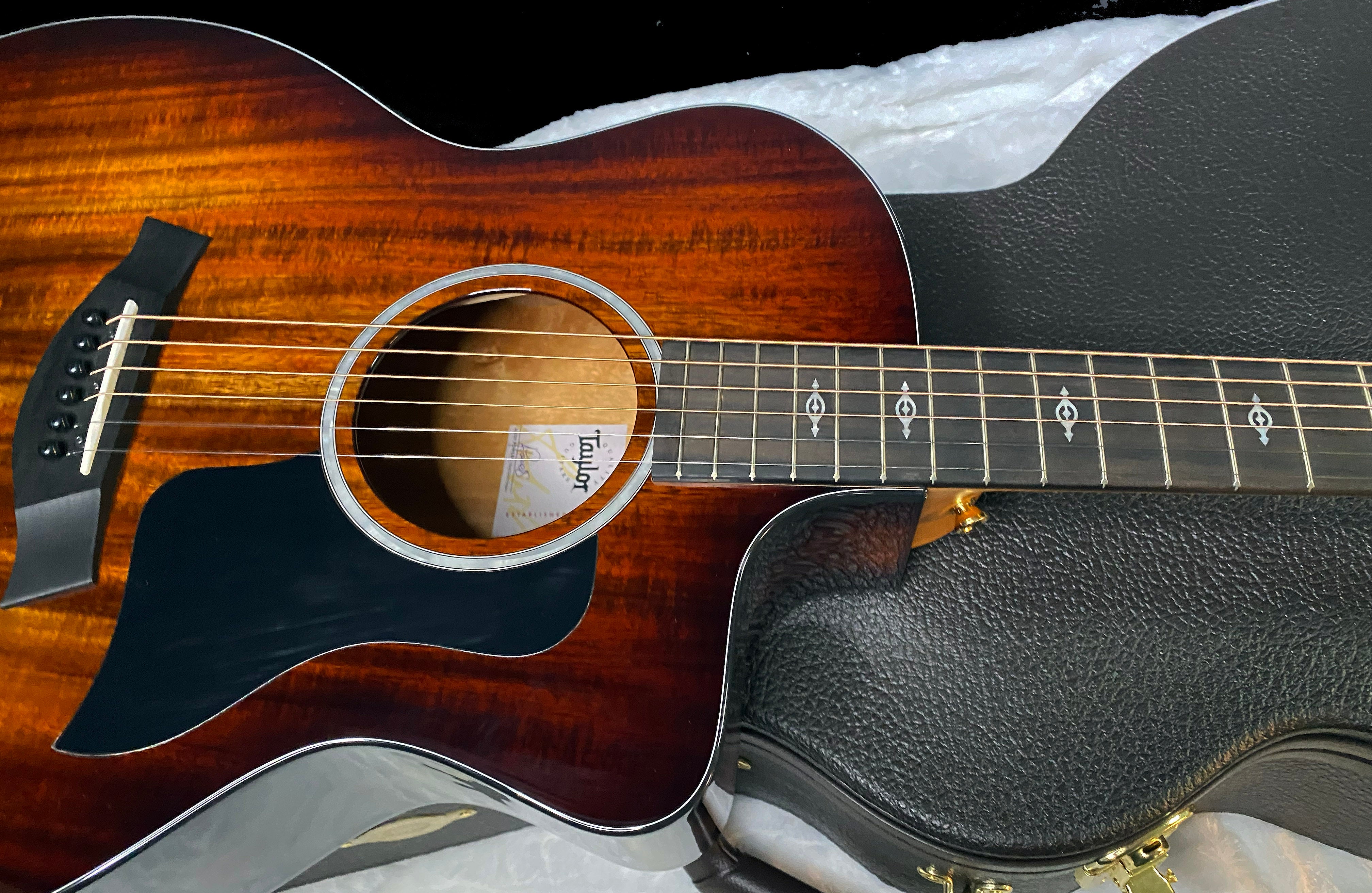 NEW! Taylor 224ce-K DLX Grand Auditorium Acoustic-Electric Guitar - Tobacco - 4.65lbs - Authorized Dealer - G06227