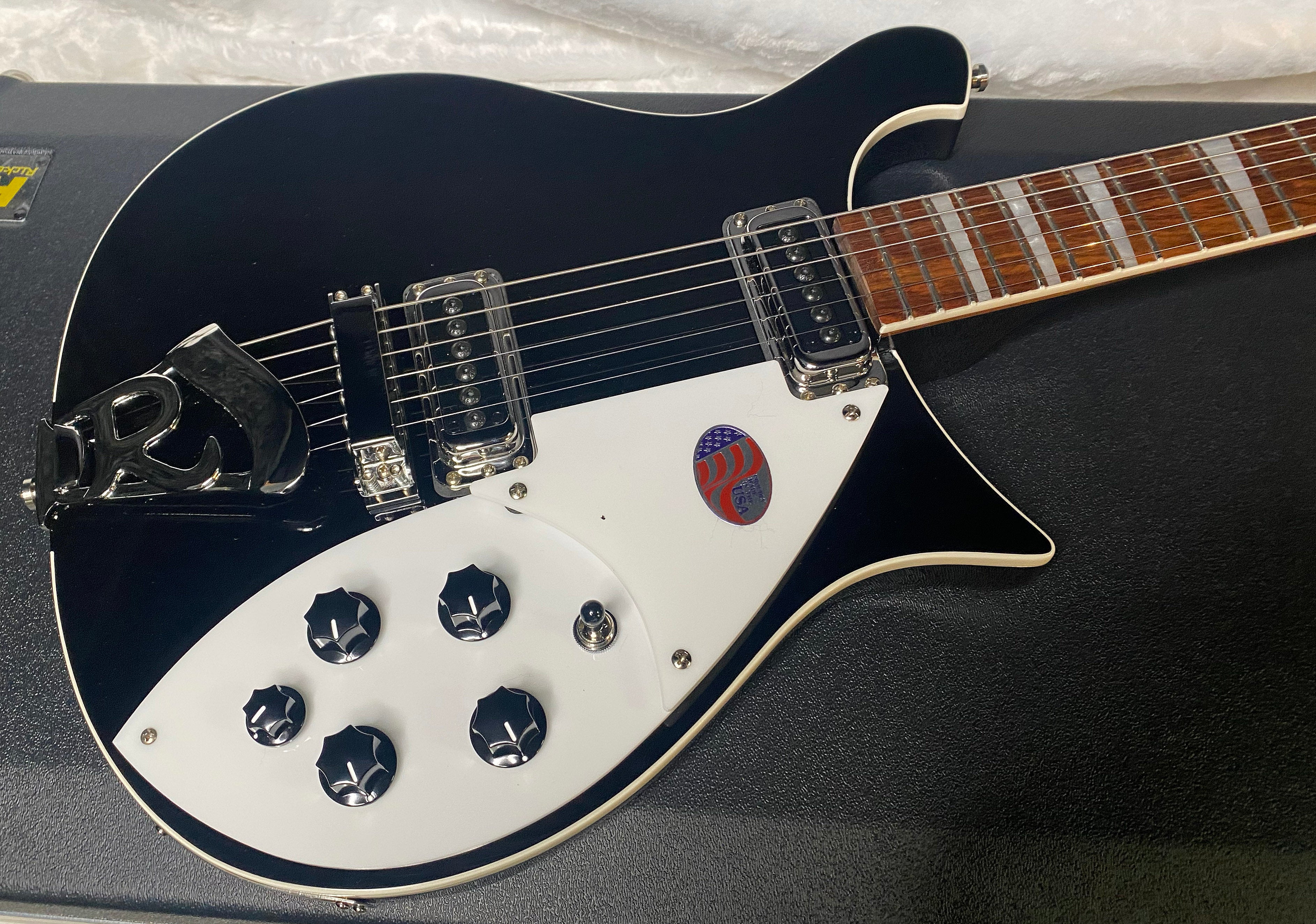 NEW Rickenbacker 620 Jet Glo JG - Authorized Dealer - In-Stock! 7.8 lbs -G06953