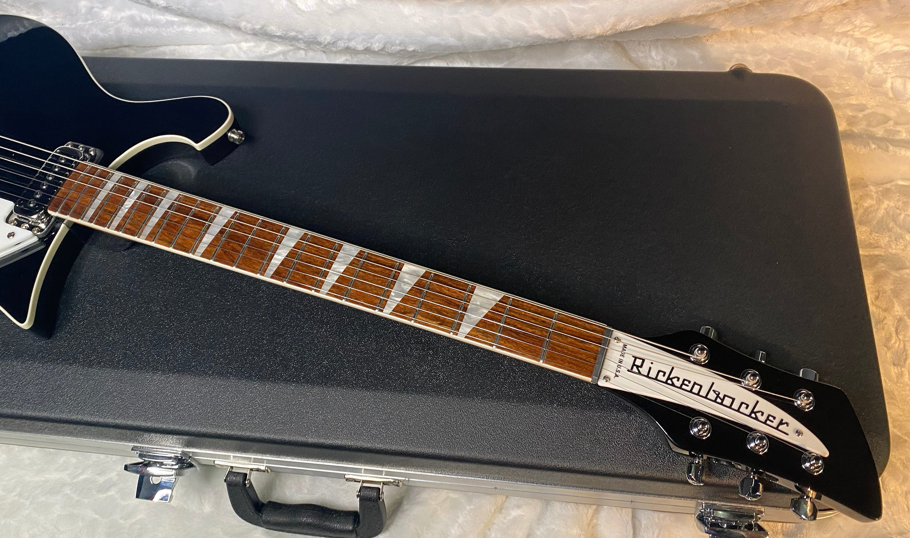 NEW Rickenbacker 620 Jet Glo JG - Authorized Dealer - In-Stock! 7.8 lbs -G06953