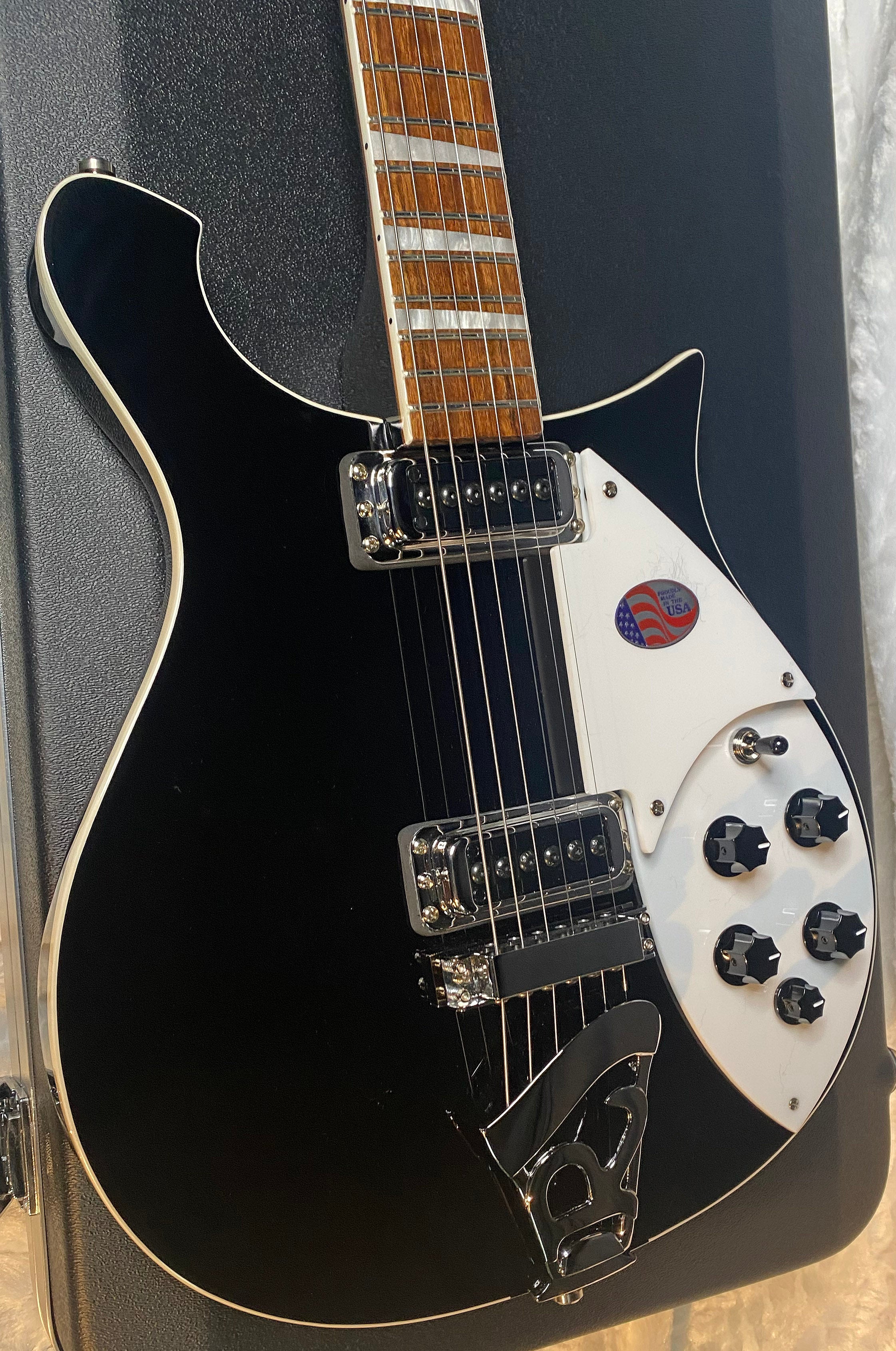 NEW Rickenbacker 620 Jet Glo JG - Authorized Dealer - In-Stock! 8 lbs -G06951