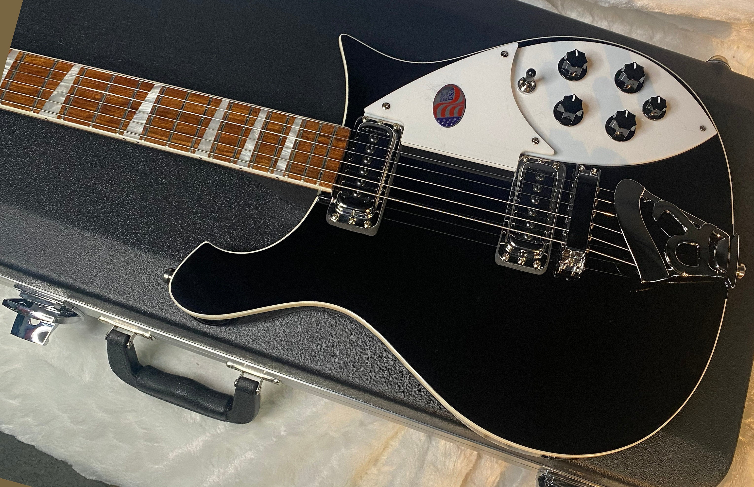 NEW Rickenbacker 620 Jet Glo JG - Authorized Dealer - In-Stock! 8 lbs -G06951