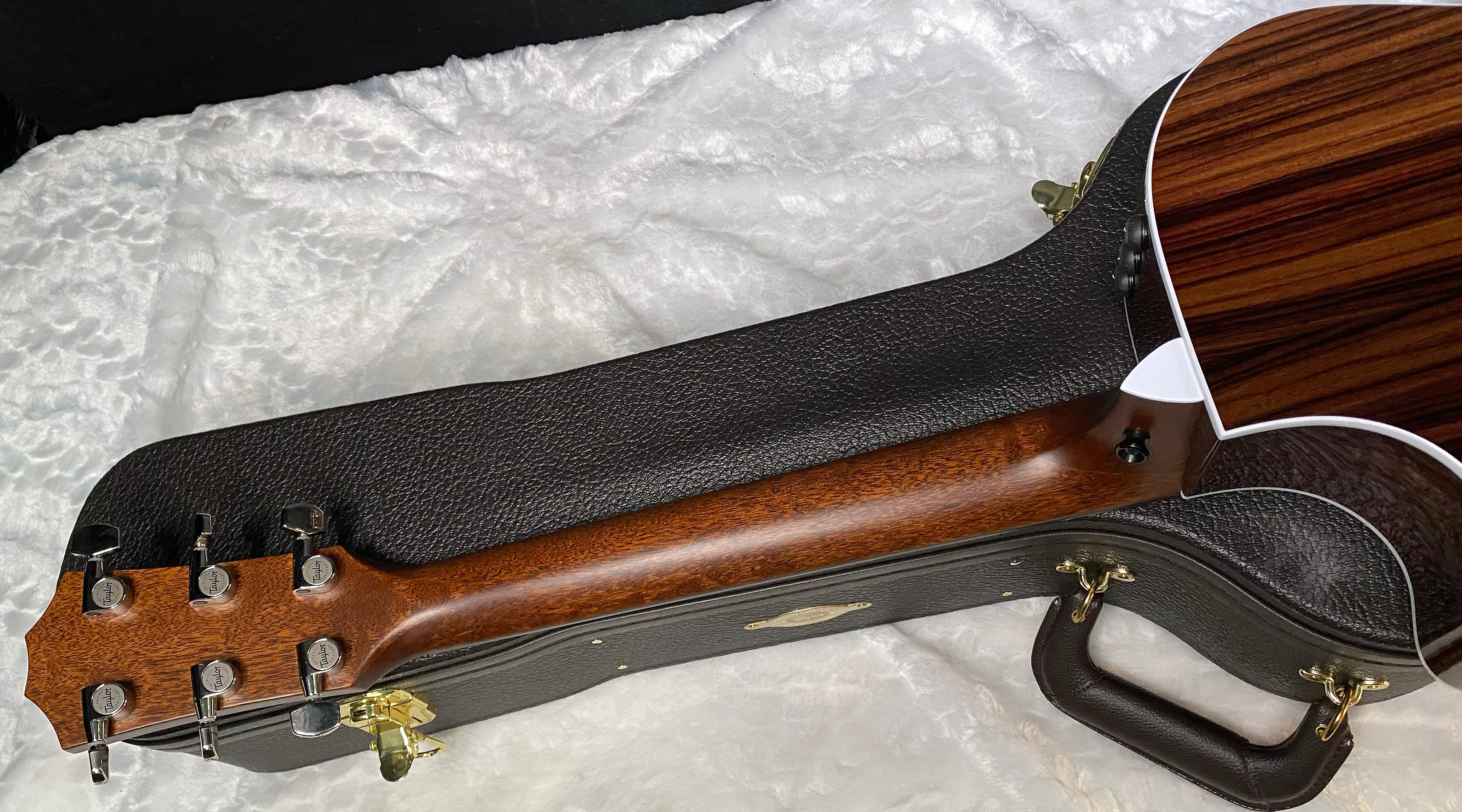 NEW! Taylor 412ce V-Class Acoustic-Electric Guitar - Natural - Authorized Dealer - 4.7 lbs - G06218