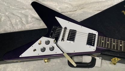 NEW! Gibson Custom 1967 Flying V Purple Sparkle - Short Maestro Trem -Only 7lbs - Authorized Dealer - Ultra RARE! Dealer Select - G07670