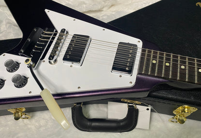 NEW! Gibson Custom 1967 Flying V Purple Sparkle - Short Maestro Trem -Only 7lbs - Authorized Dealer - Ultra RARE! Dealer Select - G07670