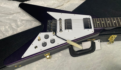 NEW! Gibson Custom 1967 Flying V Purple Sparkle - Short Maestro Trem -Only 7lbs - Authorized Dealer - Ultra RARE! Dealer Select - G07670