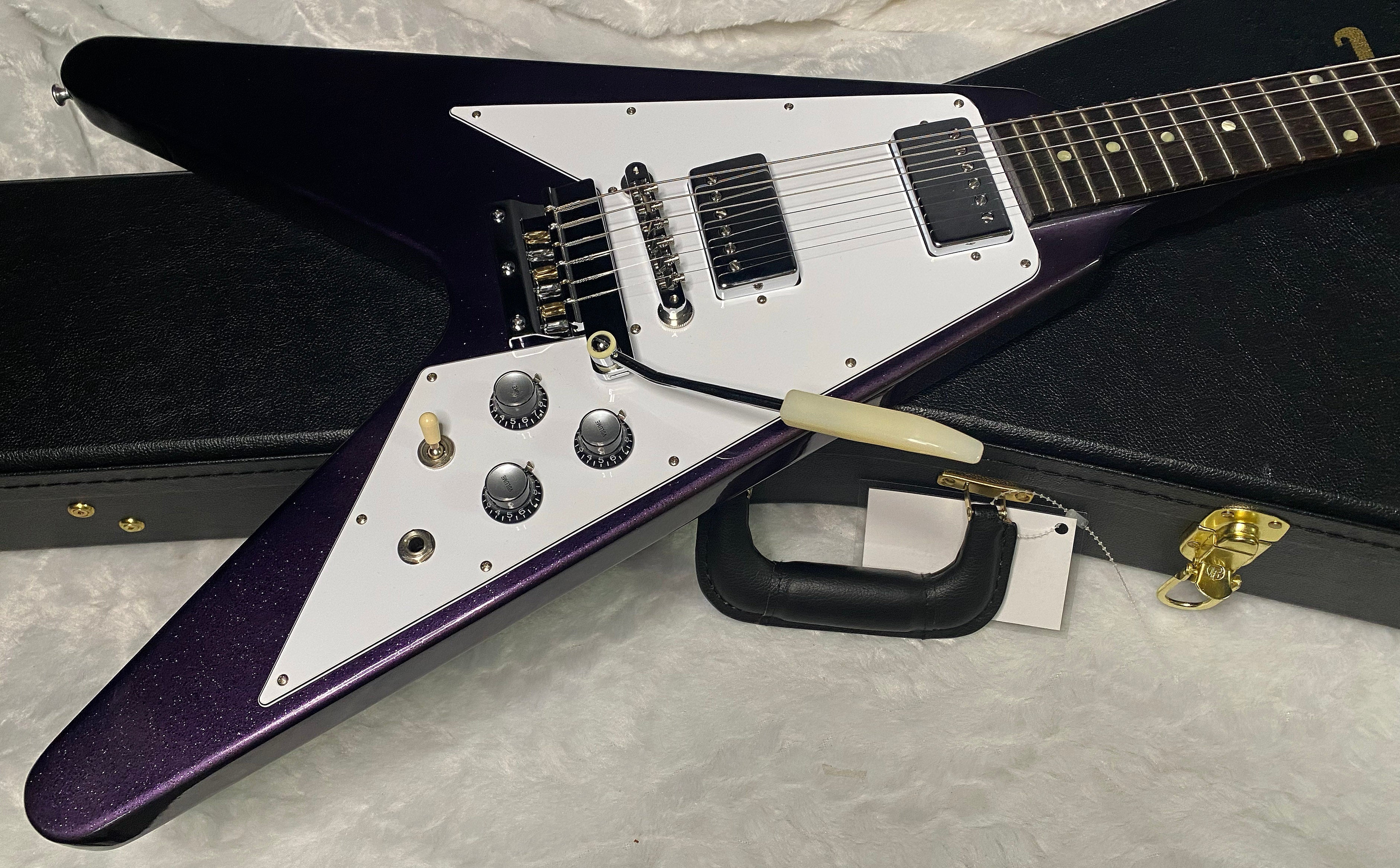 NEW! Gibson Custom 1967 Flying V Purple Sparkle - Short Maestro Trem -Only 7lbs - Authorized Dealer - Ultra RARE! Dealer Select - G07670
