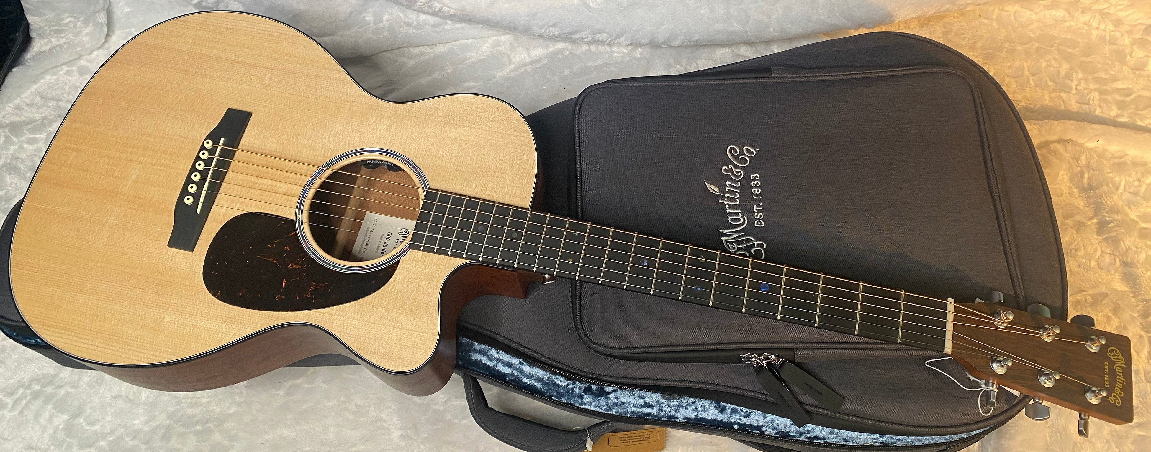 NEW! Martin 000C Jr-E Acoustic-Electric Guitar - Natural - Deluxe Gig Bag - Authorized Dealer - 4lbs - G06946