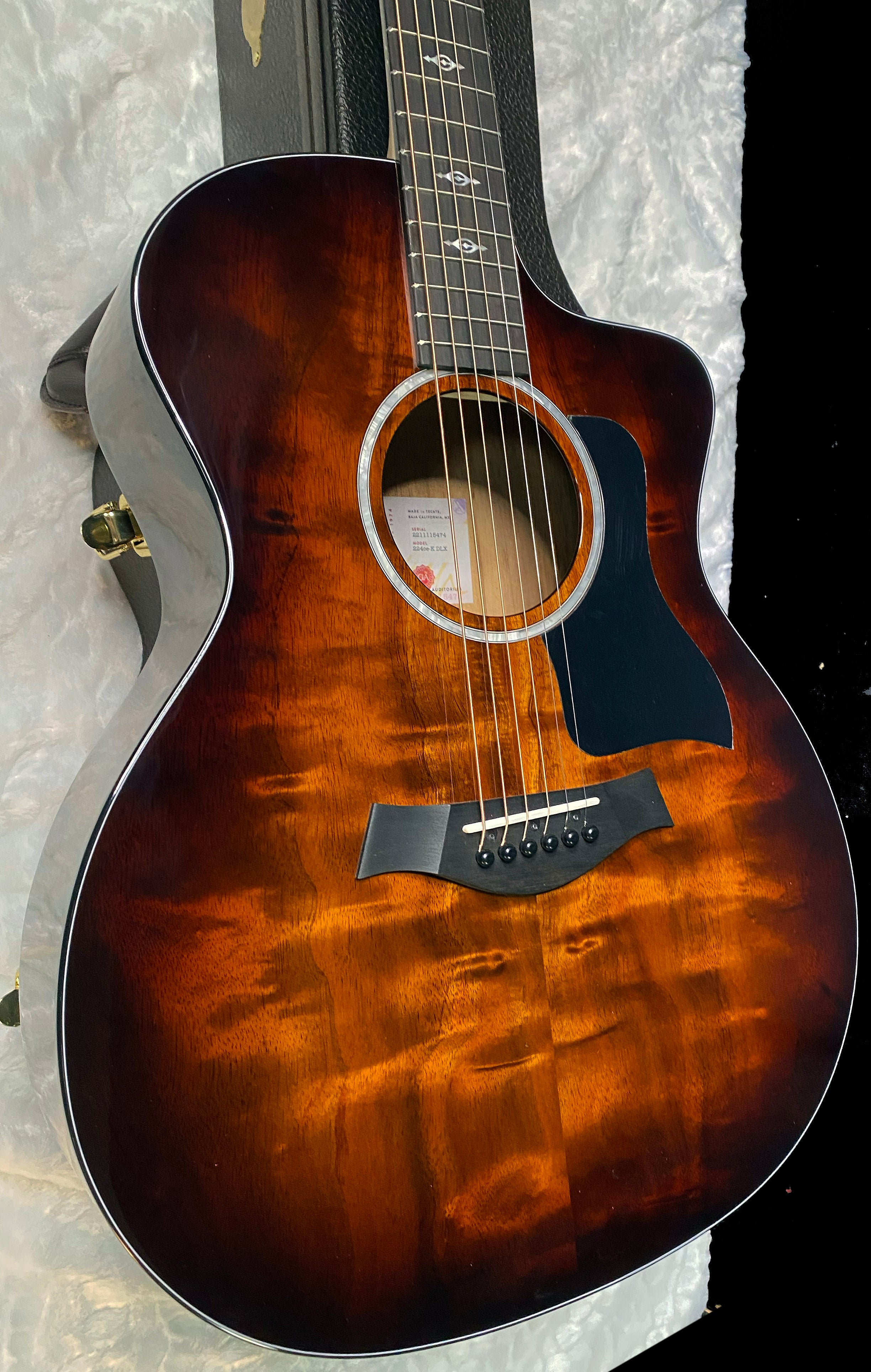 NEW! Taylor 224ce-K DLX Grand Auditorium Acoustic-Electric Guitar - Tobacco - 4.95lbs - Authorized Dealer - G06234