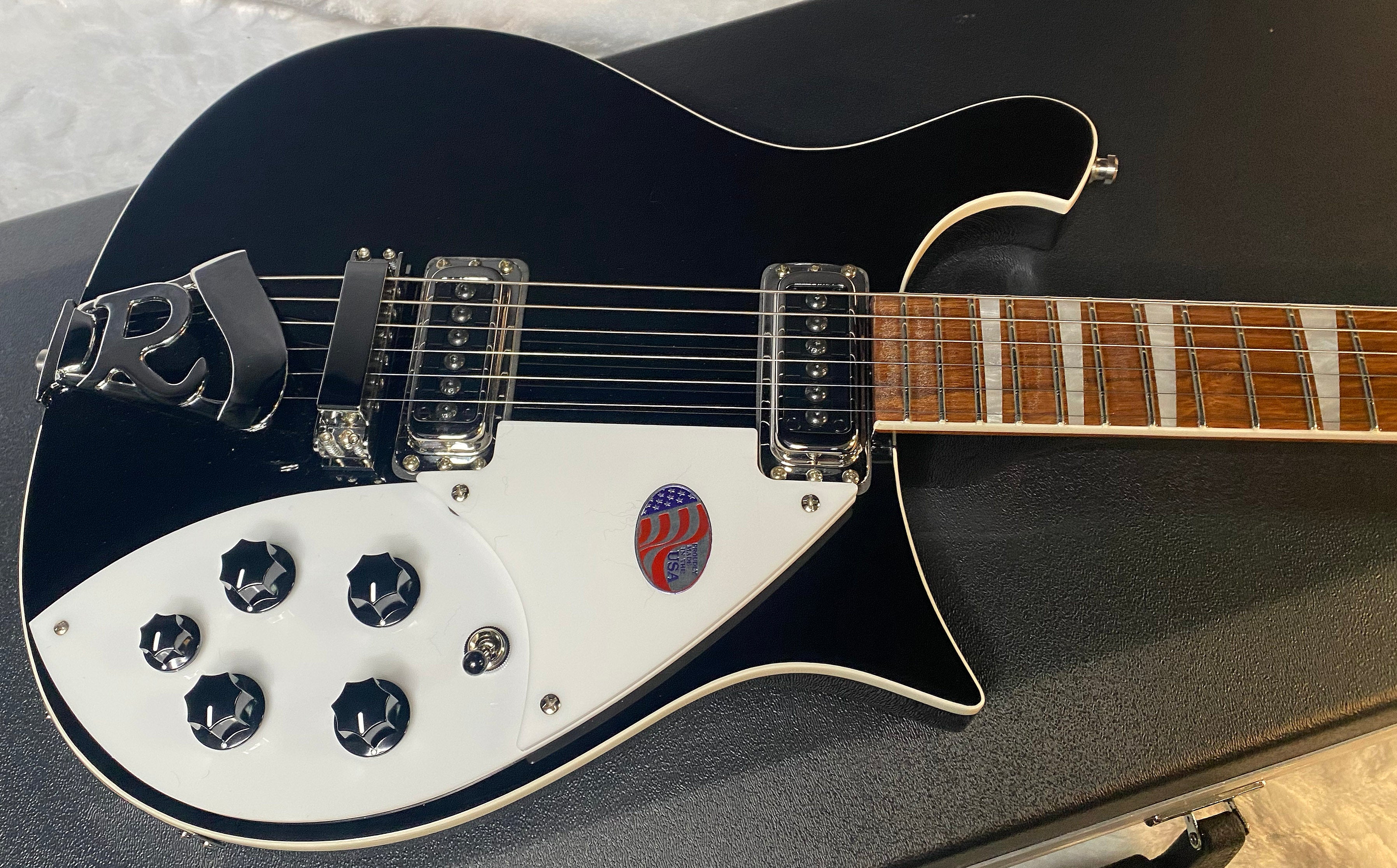 NEW Rickenbacker 620 Jet Glo JG - Authorized Dealer - In-Stock! 7.9 lbs - G06957