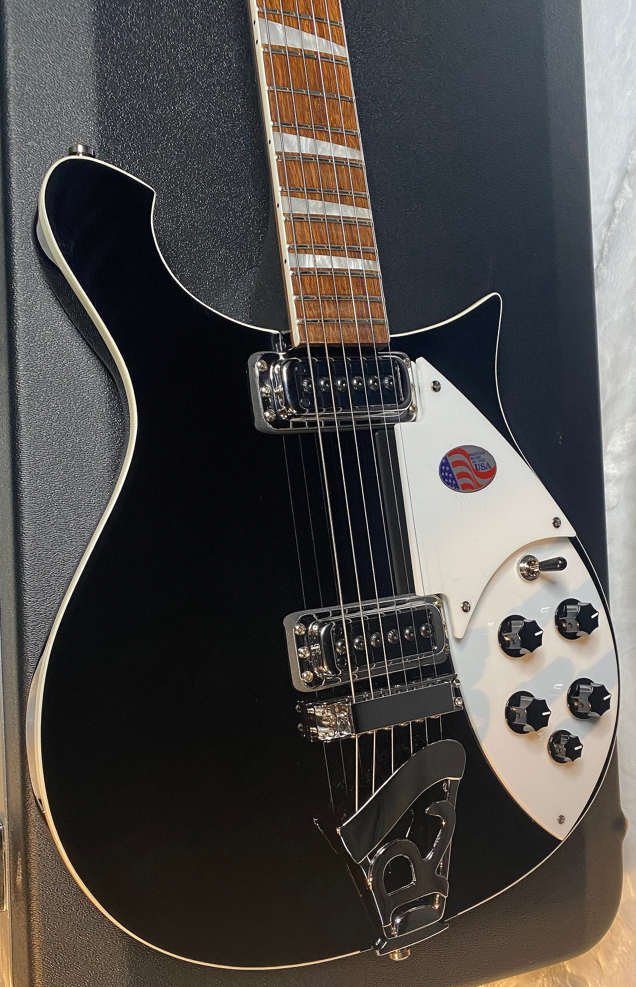 NEW Rickenbacker 620 Jet Glo JG - Authorized Dealer - In-Stock! 7.9 lbs - G06957