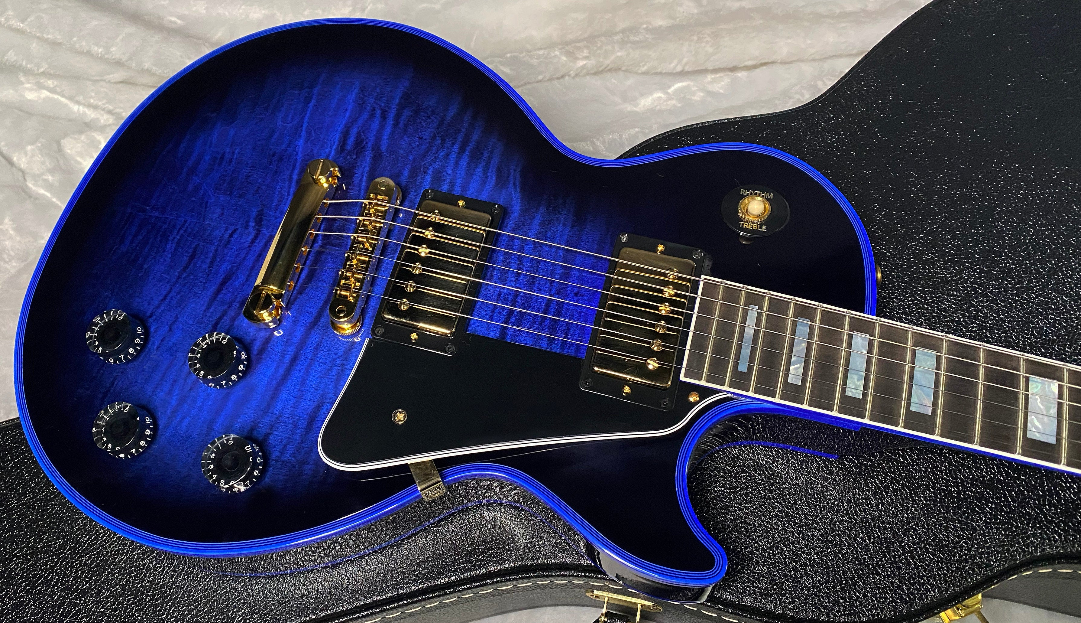 NEW! Gibson Dealer Select Custom Shop Les Paul Custom Blue Widow AAA Figured Flame Top - Authorized Dealer - 10.25lbs - G07682
