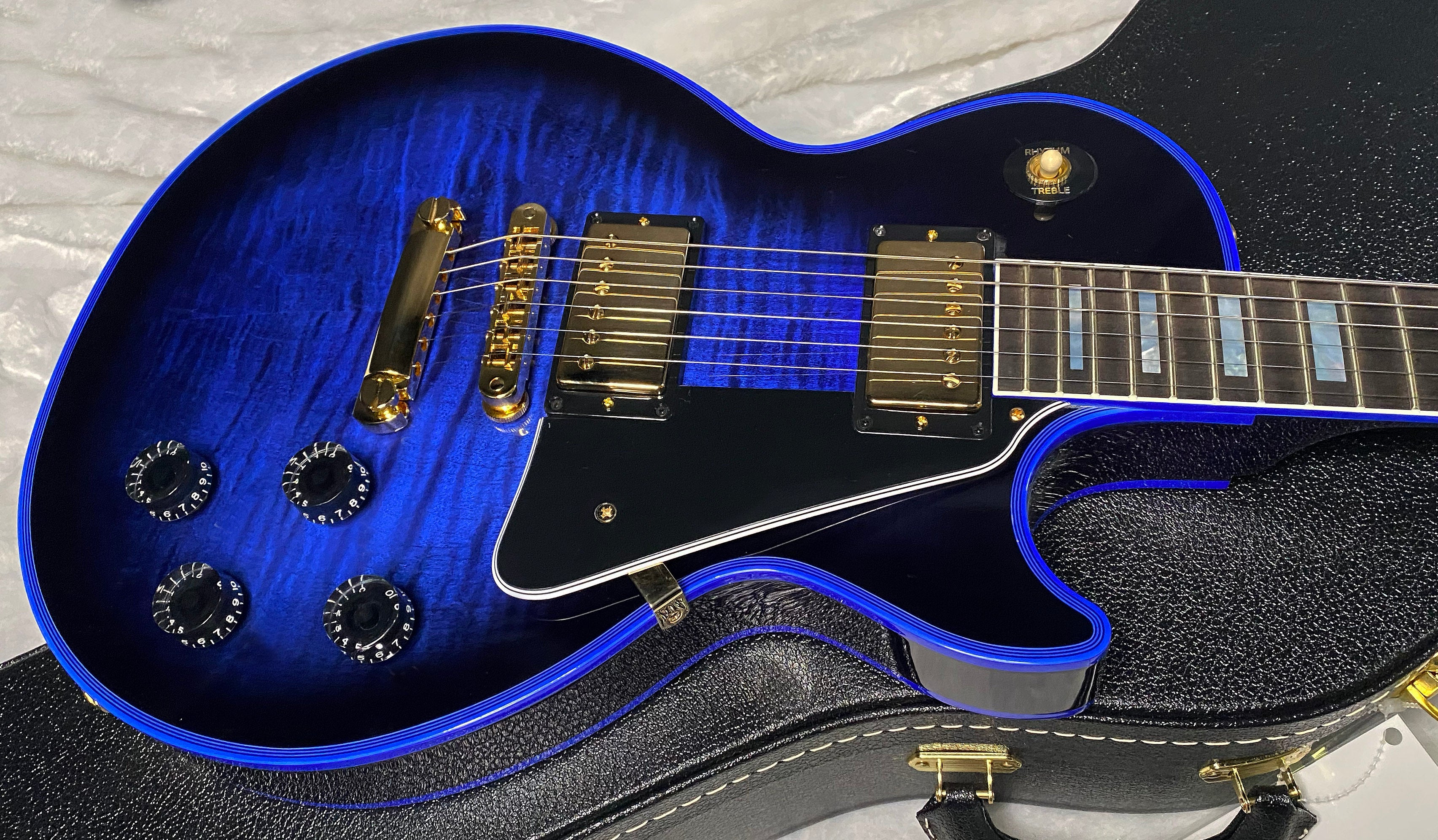 NEW! Gibson Dealer Select Custom Shop Les Paul Custom Blue Widow AAA Figured Flame Top - Authorized Dealer - 10.25lbs - G07682