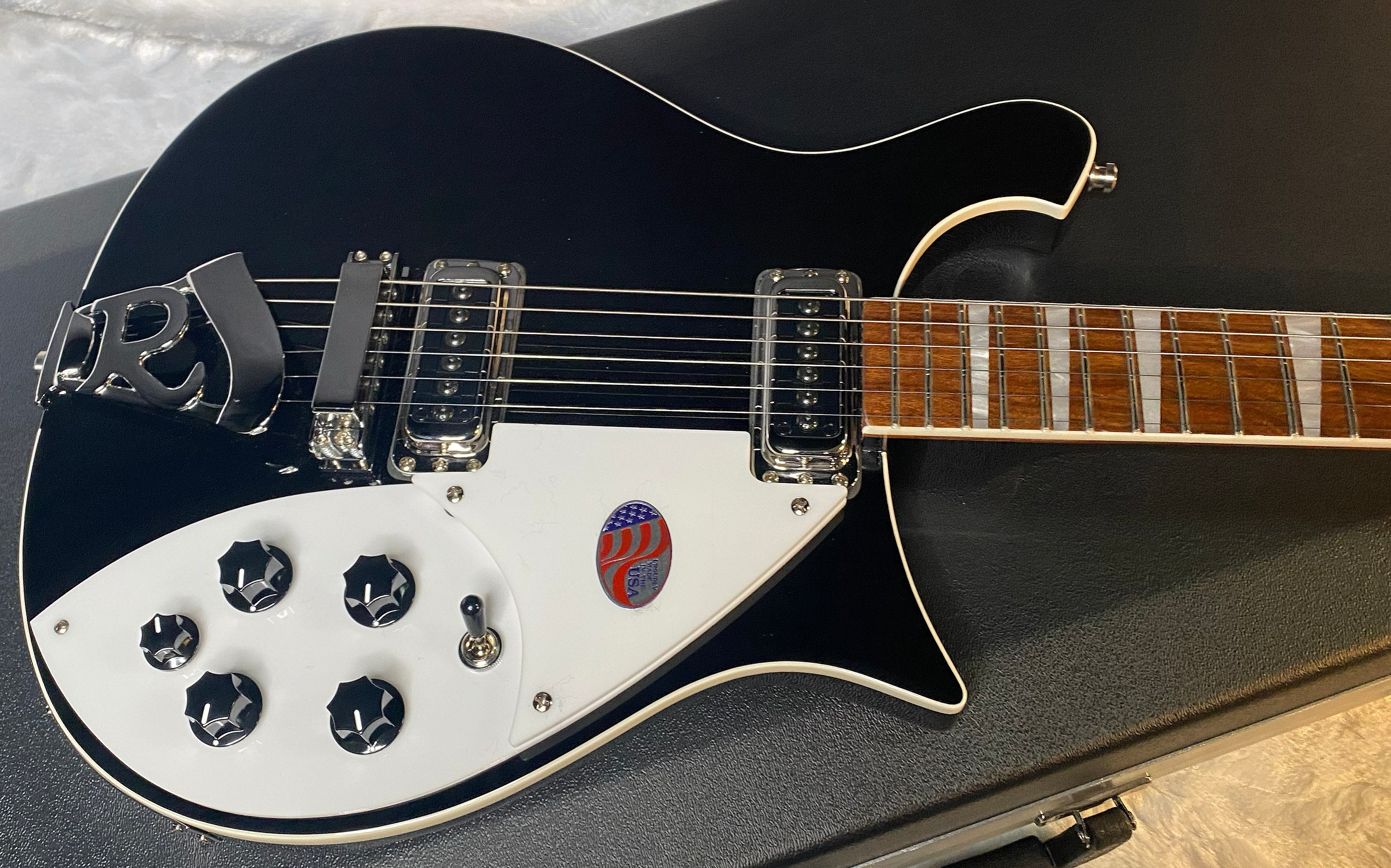 NEW Rickenbacker 620 Jet Glo JG - Authorized Dealer - In-Stock! 7.85 lbs - G06958