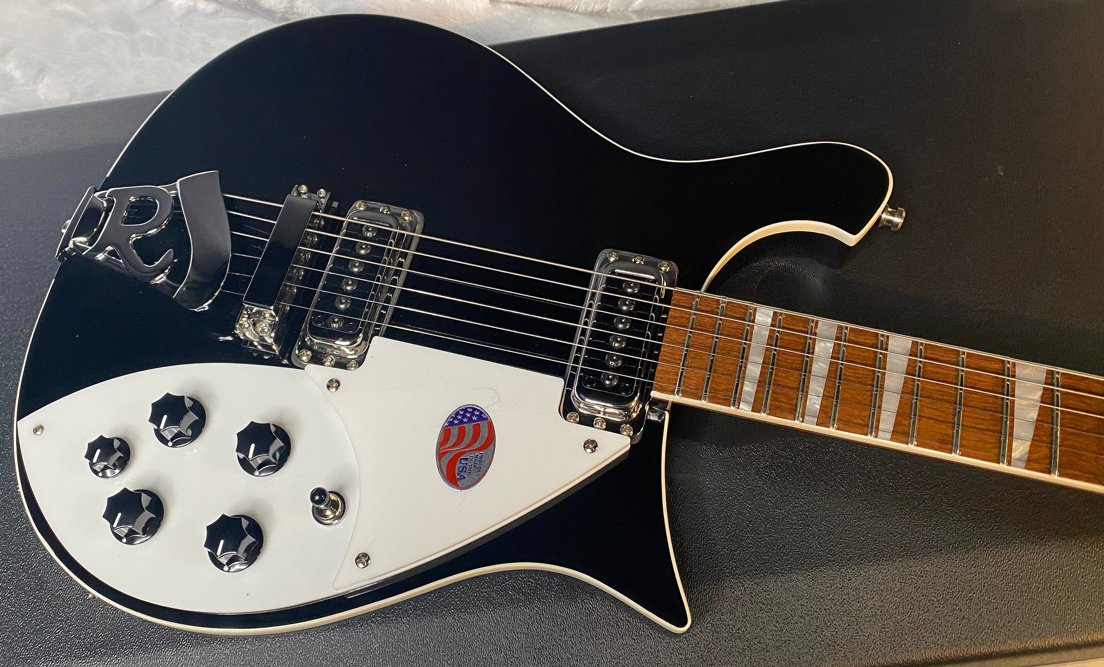NEW Rickenbacker 620 Jet Glo JG - Authorized Dealer - In-Stock! 7.95 lbs -G06955