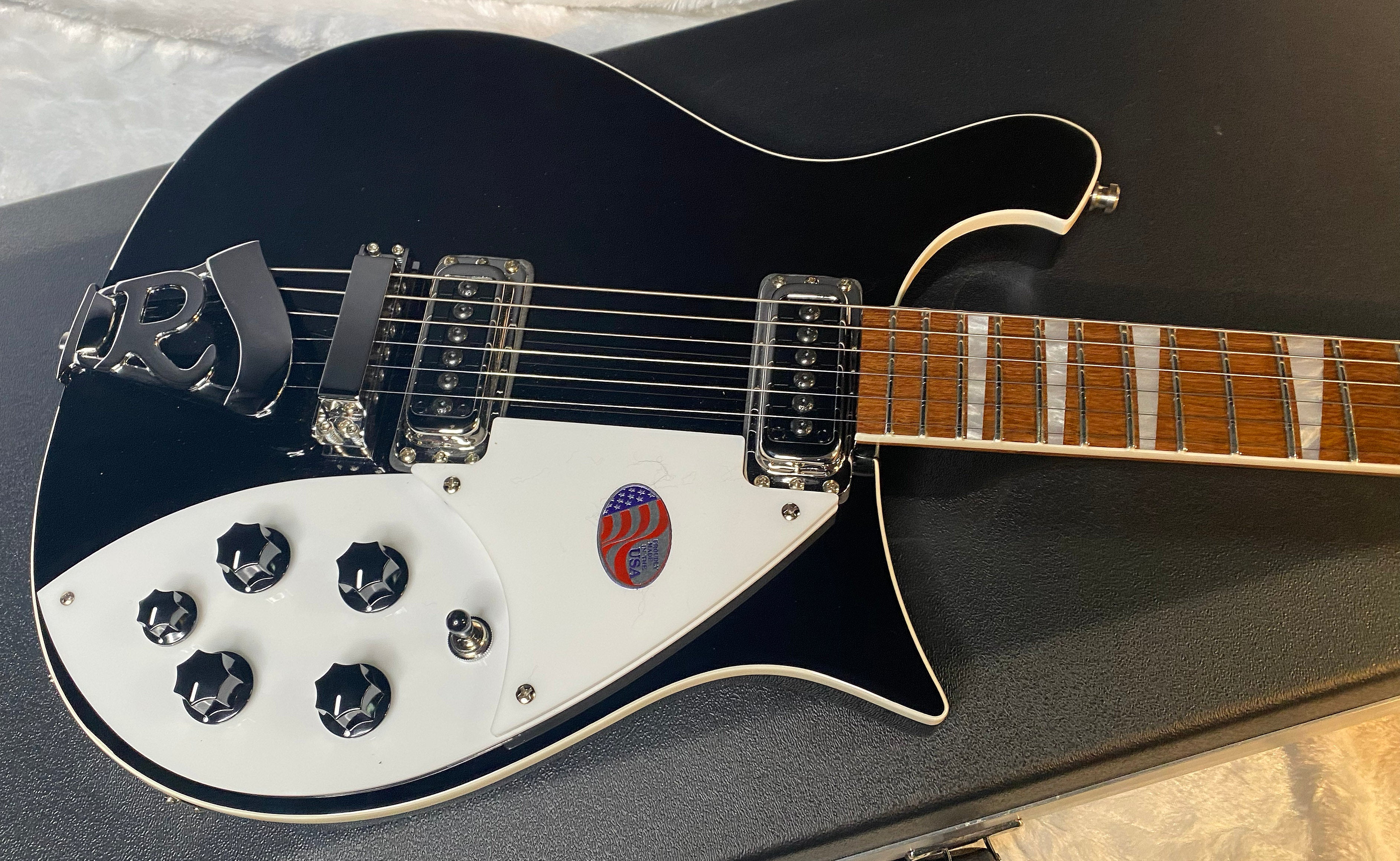 NEW Rickenbacker 620 Jet Glo JG - Authorized Dealer - In-Stock! 7.95 lbs -G06955