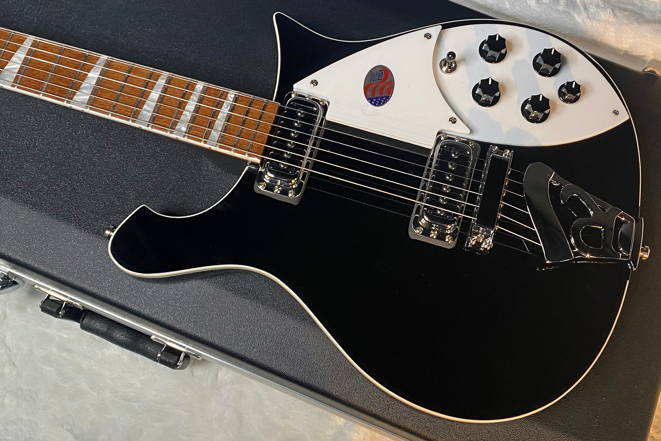 NEW Rickenbacker 620 Jet Glo JG - Authorized Dealer - In-Stock! 7.95 lbs -G06955