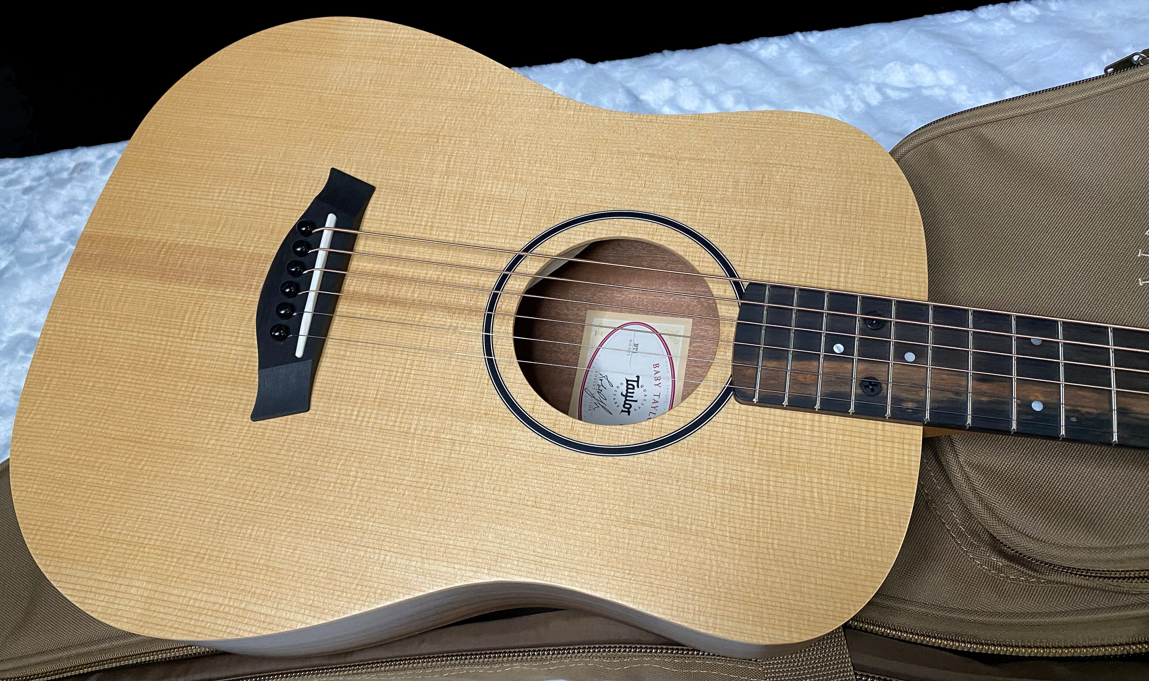 NEW! Taylor Baby Taylor BT1 Walnut Acoustic Guitar - Natural Sitka Spruce - 2.9lbs - Authorized Dealer - G06238
