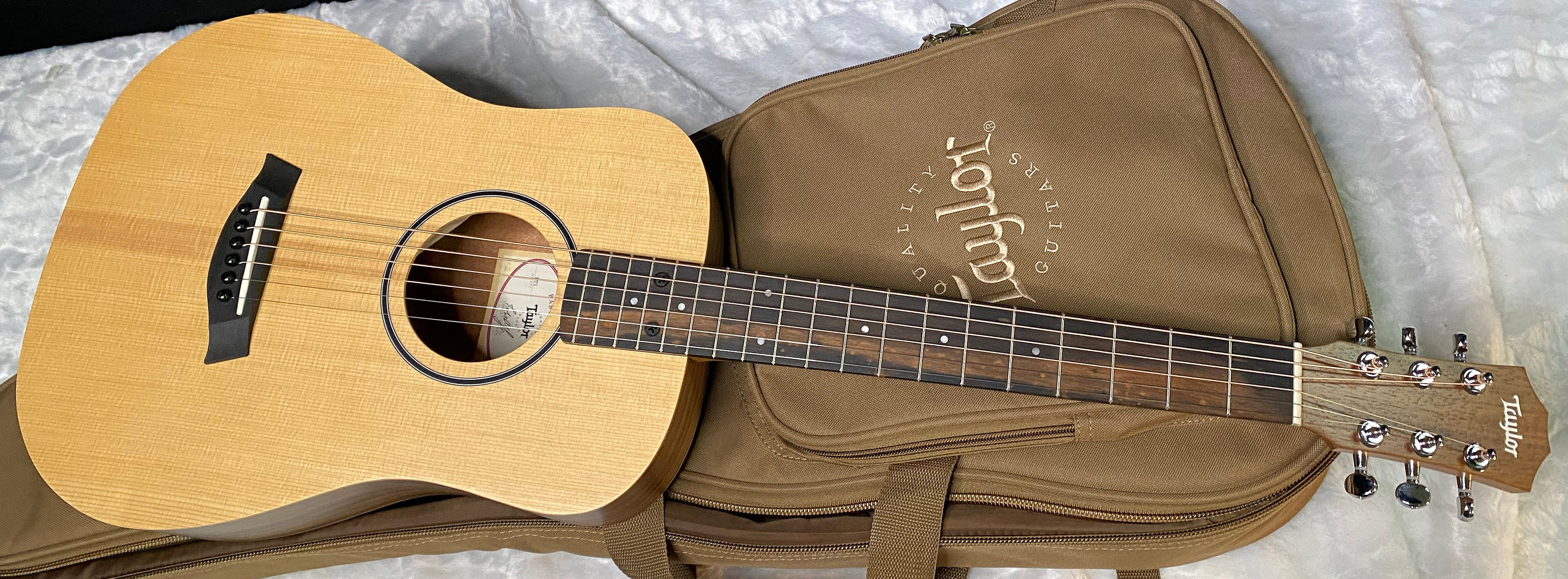 NEW! Taylor Baby Taylor BT1 Walnut Acoustic Guitar - Natural Sitka Spruce - 2.9lbs - Authorized Dealer - G06238