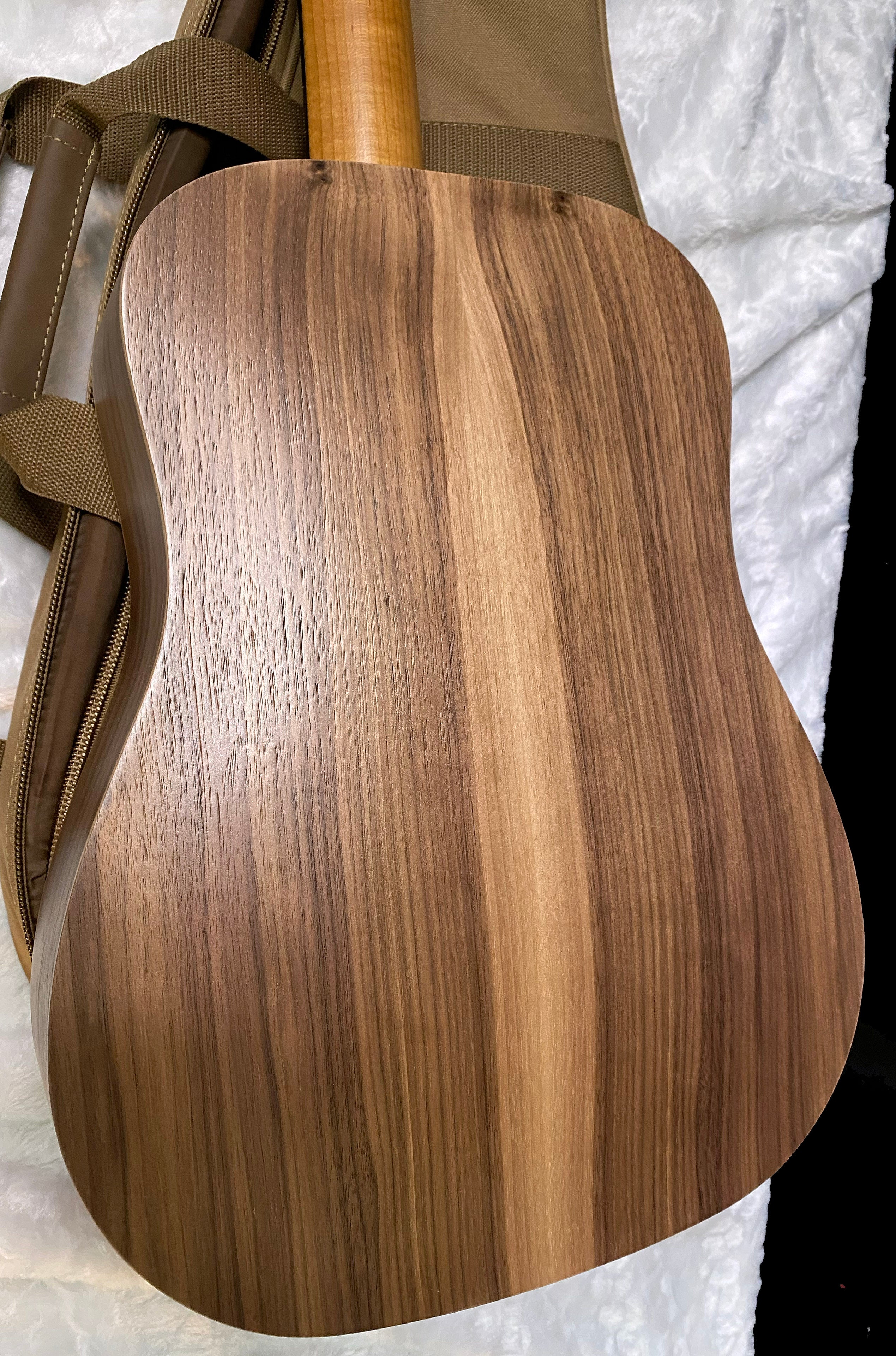 NEW! Taylor Baby Taylor BT1 Walnut Acoustic Guitar - Natural Sitka Spruce - 2.9lbs - Authorized Dealer - G06238