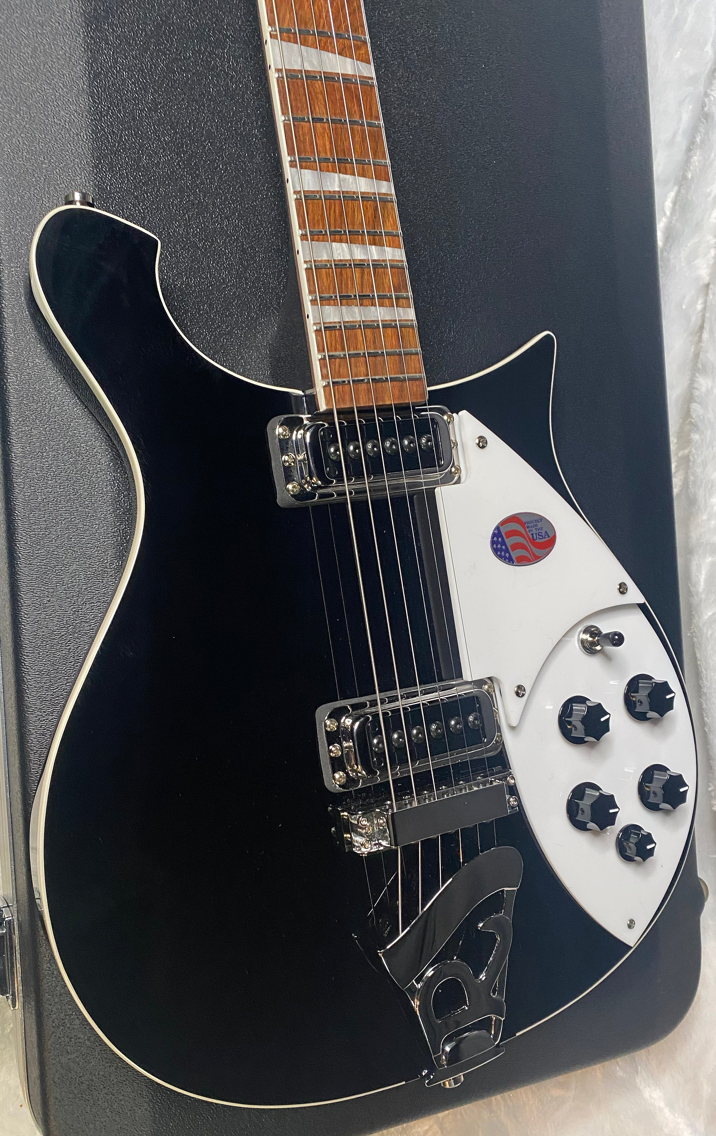 NEW Rickenbacker 620 Jet Glo JG - Authorized Dealer - In-Stock! 8.1 lbs -G06956