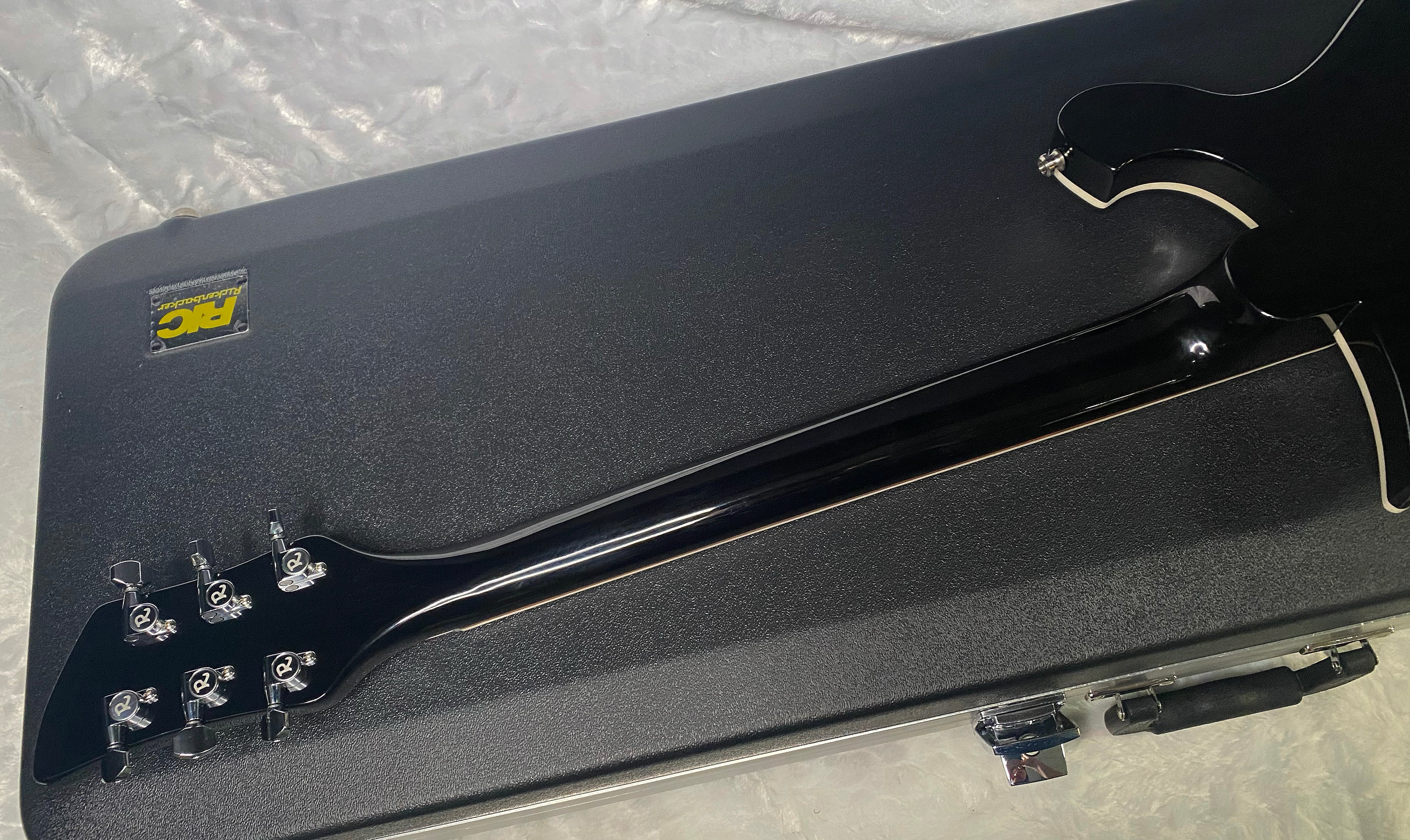NEW Rickenbacker 620 Jet Glo JG - Authorized Dealer - In-Stock! 8.1 lbs -G06956