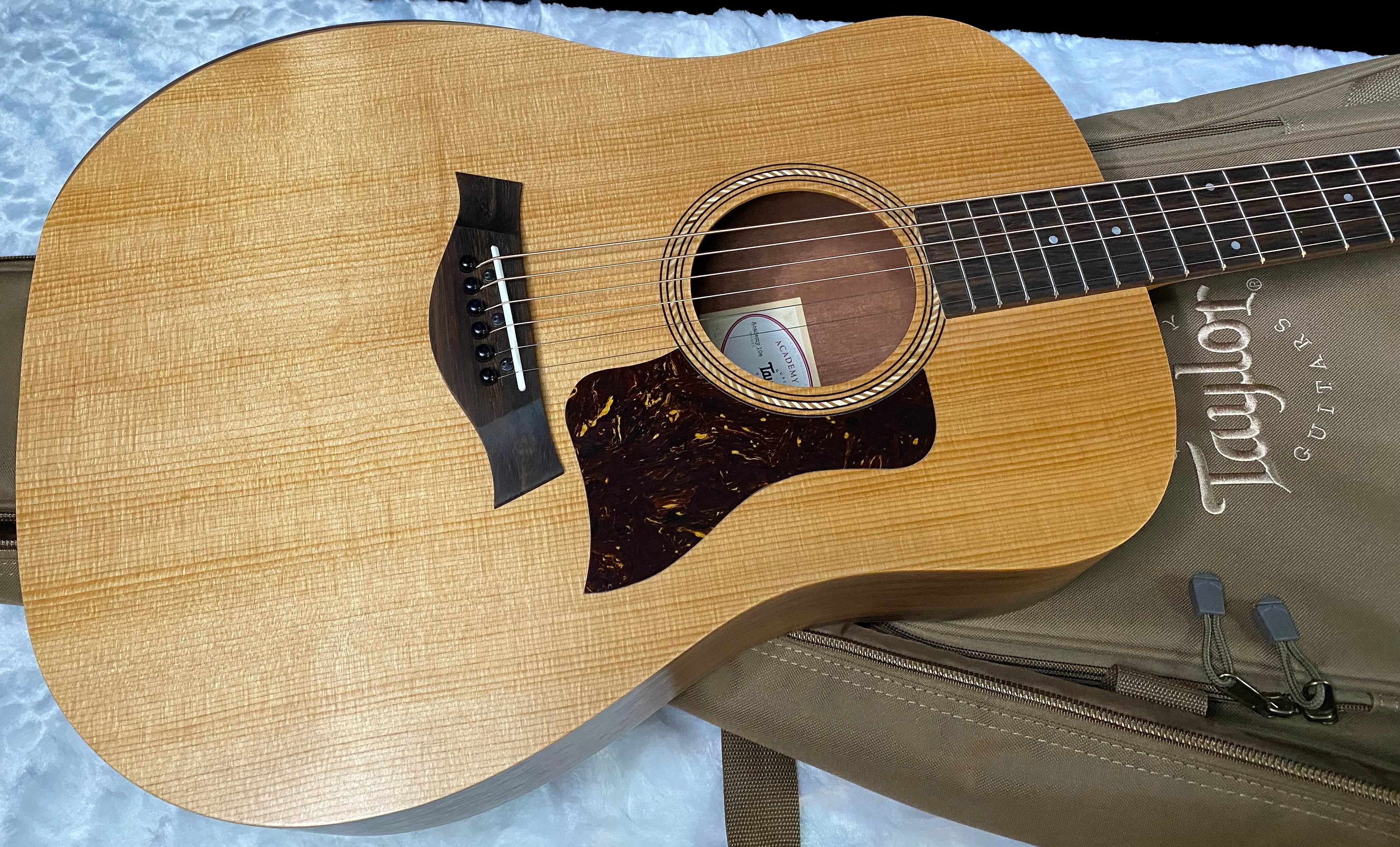 NEW! Taylor Academy 10e Acoustic-Electric Guitar - Natural - 4lbs - Authorized Dealer - G06259