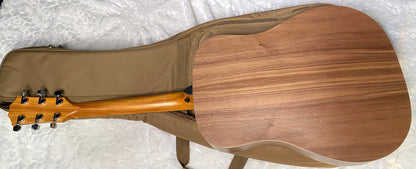 NEW! Taylor Academy 10e Acoustic-Electric Guitar - Natural - 4lbs - Authorized Dealer - G06259