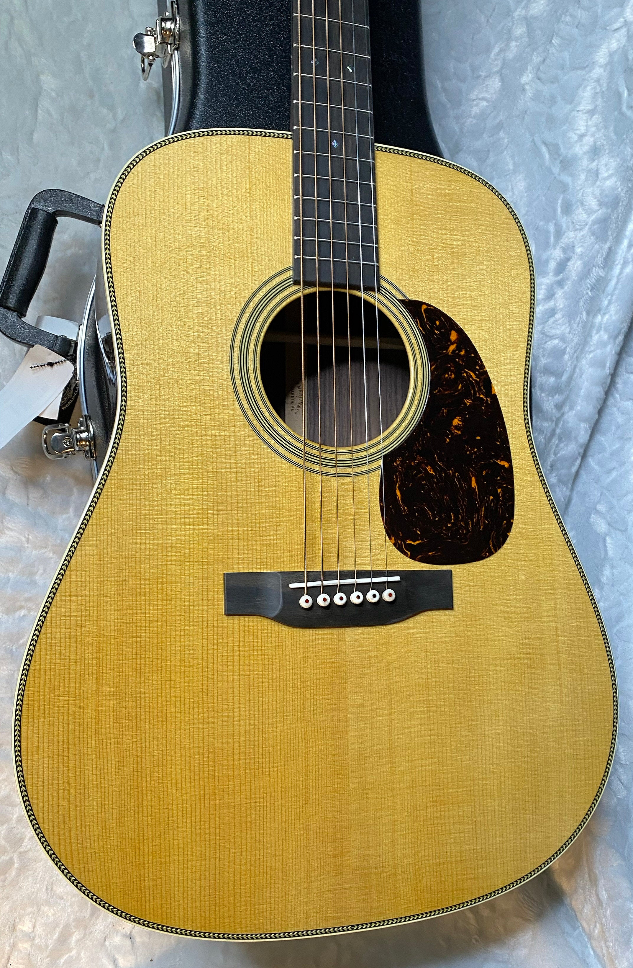 NEW! Martin HD-28 Standard Series Acoustic Guitar - Natural with Aging Toner (2025) 10Y25HD28 - Authorized Dealer - 4.3lbs - G05511