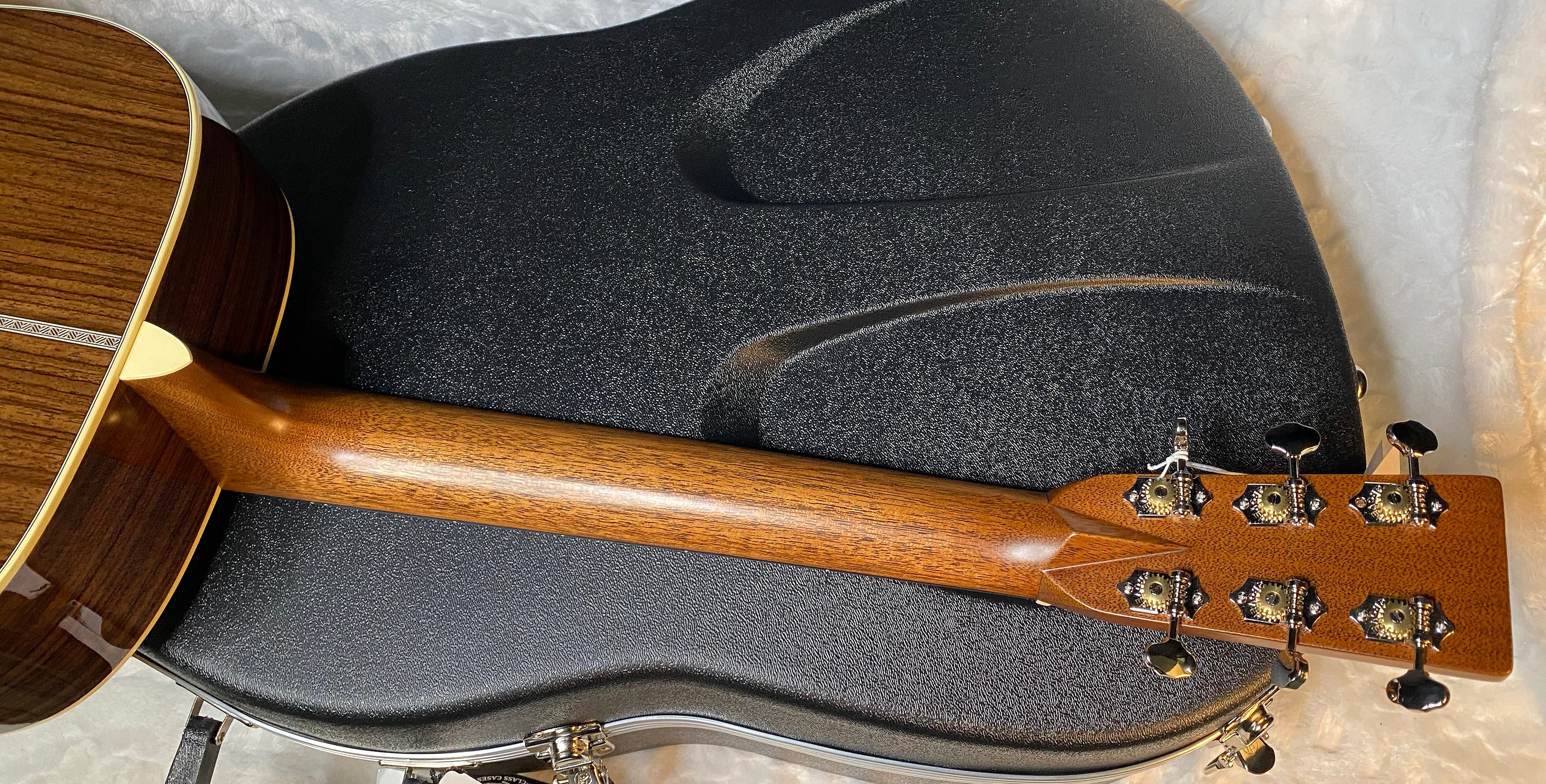 NEW! Martin HD-28 Standard Series Acoustic Guitar - Natural with Aging Toner (2025) 10Y25HD28 - Authorized Dealer - 4.3lbs - G05511