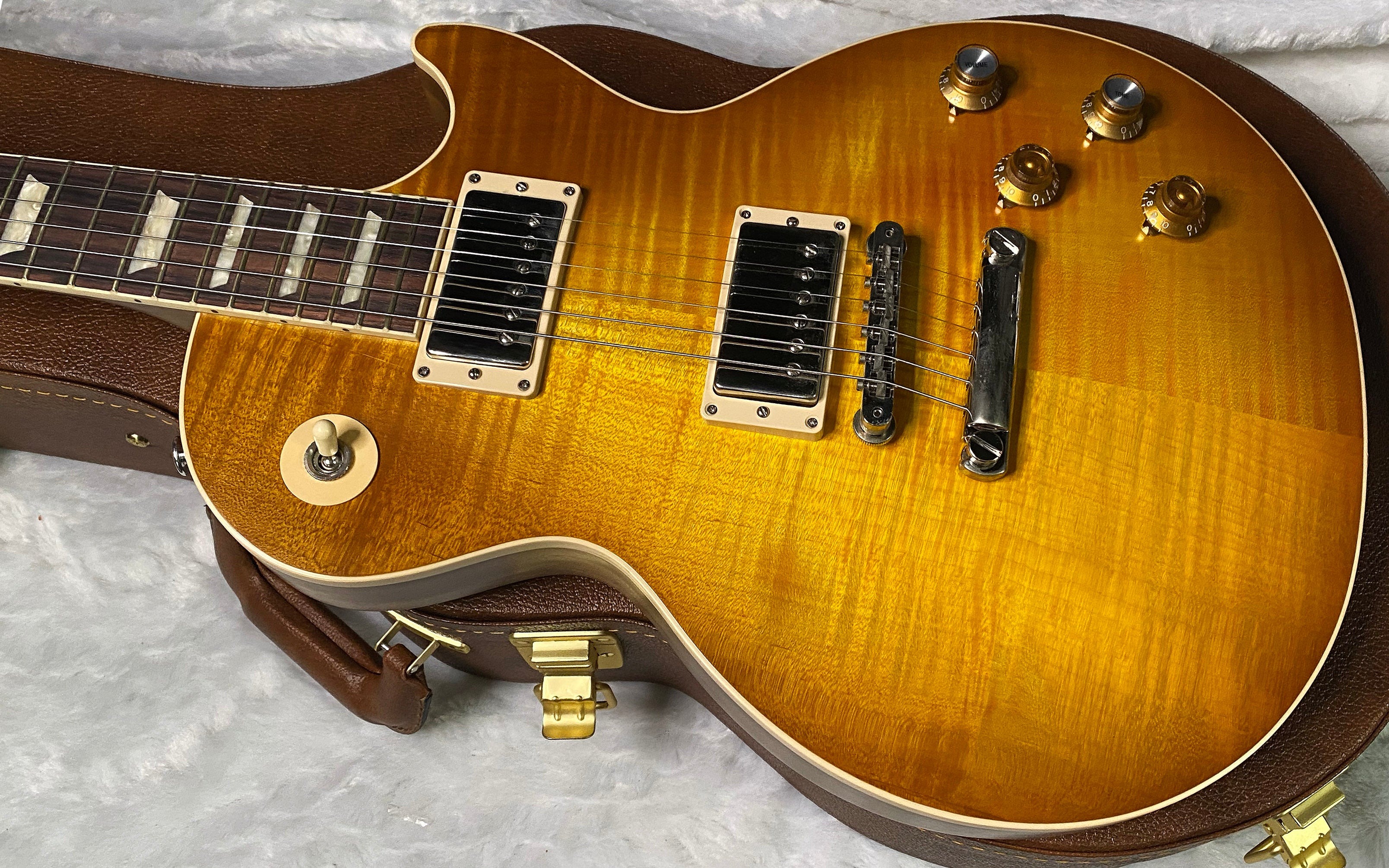 NEW ! Gibson Kirk Hammett "Greeny” Les Paul Standard﻿﻿ Greeny Burst - Only 8.45lbs - Authorized Dealer - G07671