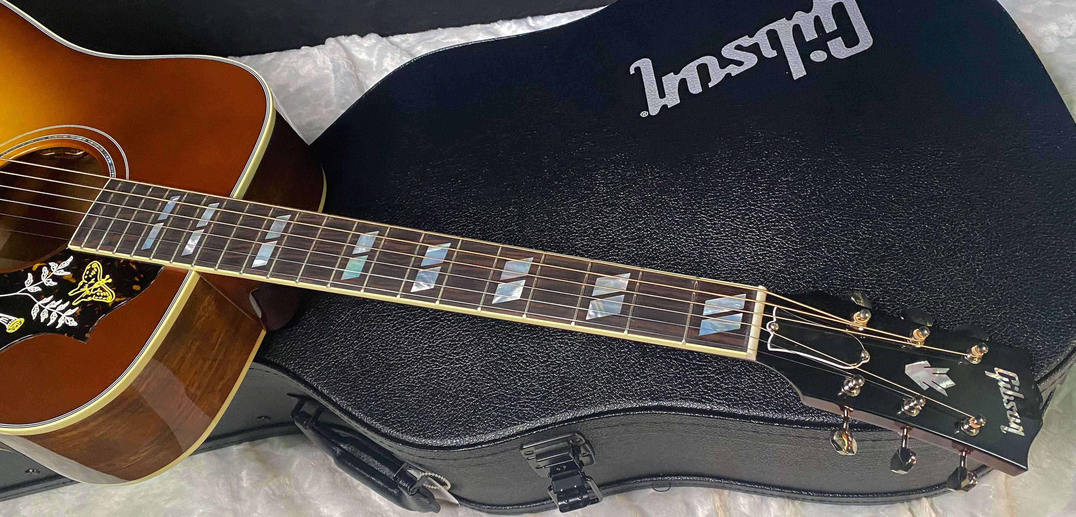 NEW! Gibson Custom Shop Hummingbird Koa/Carpathian Spruce Acoustic-Electric Guitar - Honeyburst - 4.65 lbs - Authorized Dealer! G06299