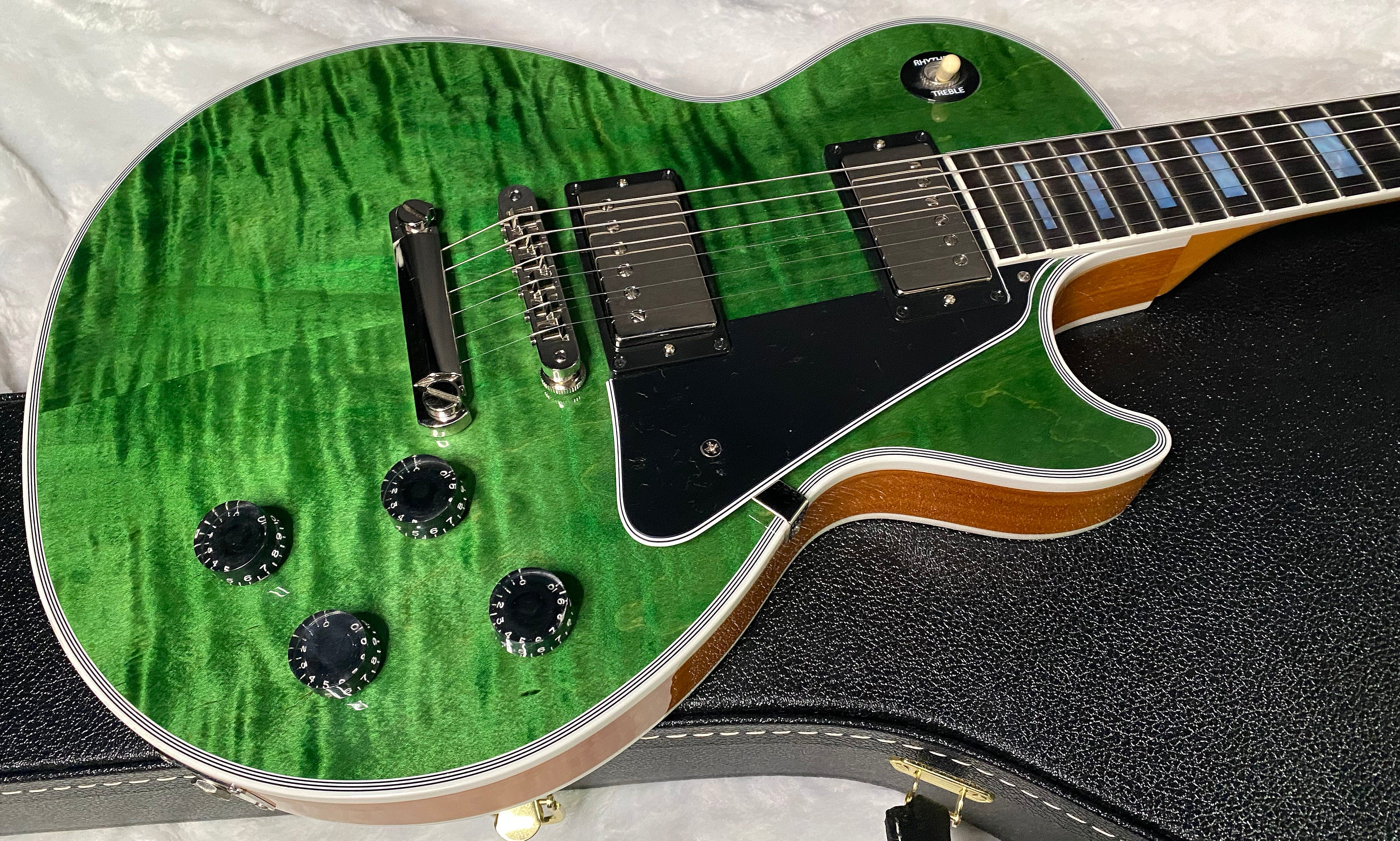 NEW! Gibson Dealer Select Custom Shop Les Paul Custom AAA Figured Flame Top - Transparent Green / Natural Back - Authorized Dealer - WOW! Only 8.7 lbs - G07689