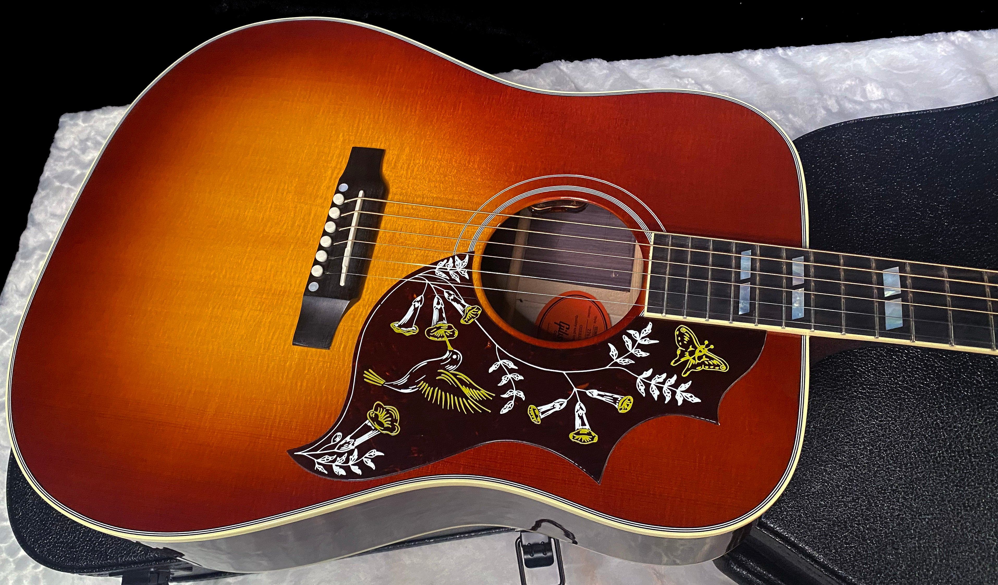 NEW! Gibson Custom Shop Hummingbird Rosewood 3-Piece Back Acoustic-Electric Guitar - Rosewood Burst - 4.65 lbs - Authorized Dealer! G06304