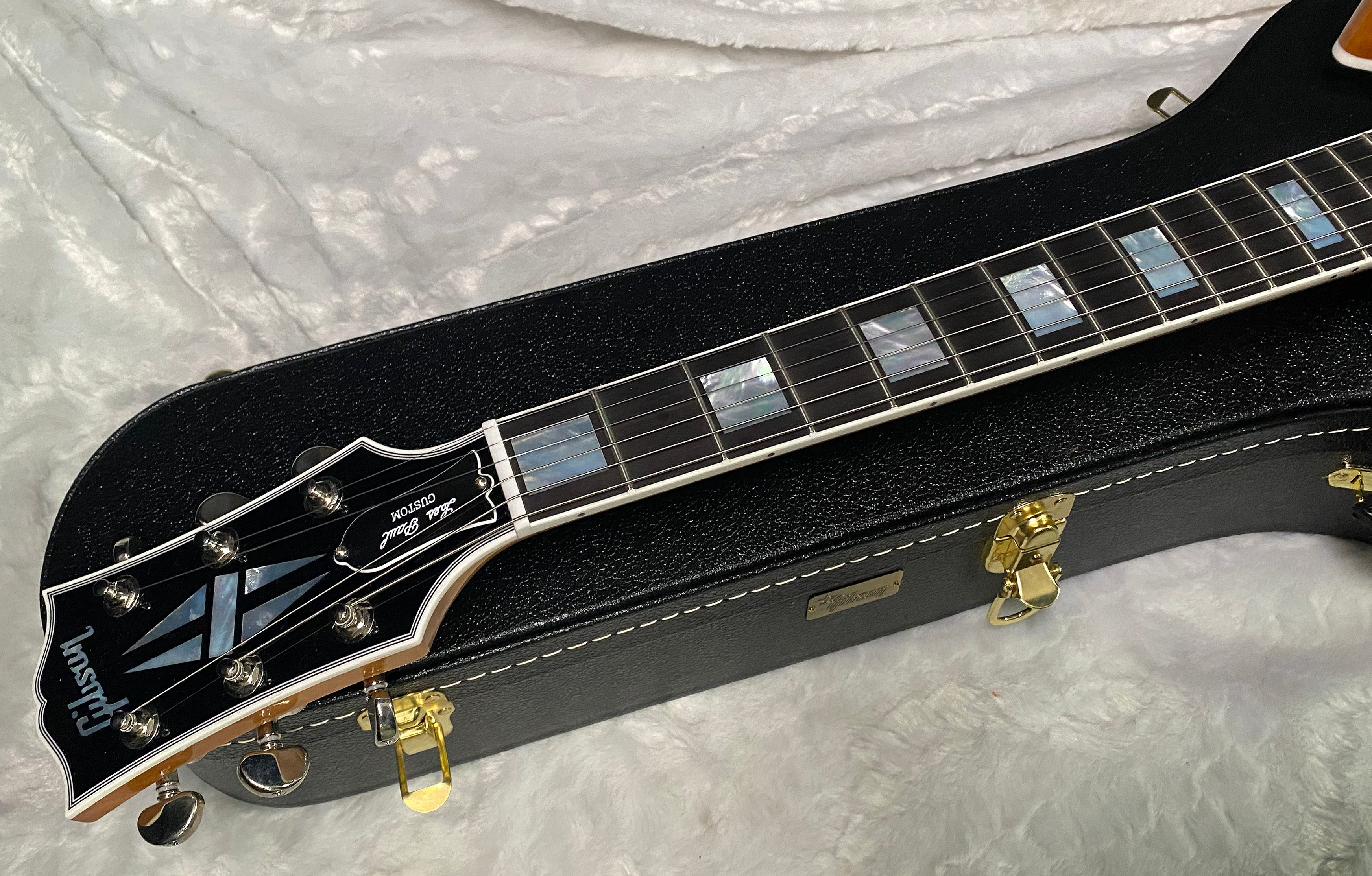 NEW! Gibson Dealer Select Custom Shop Les Paul Custom AAA Figured Flame Top - Transparent Green / Natural Back - Authorized Dealer - WOW! Only 8.7 lbs - G07689