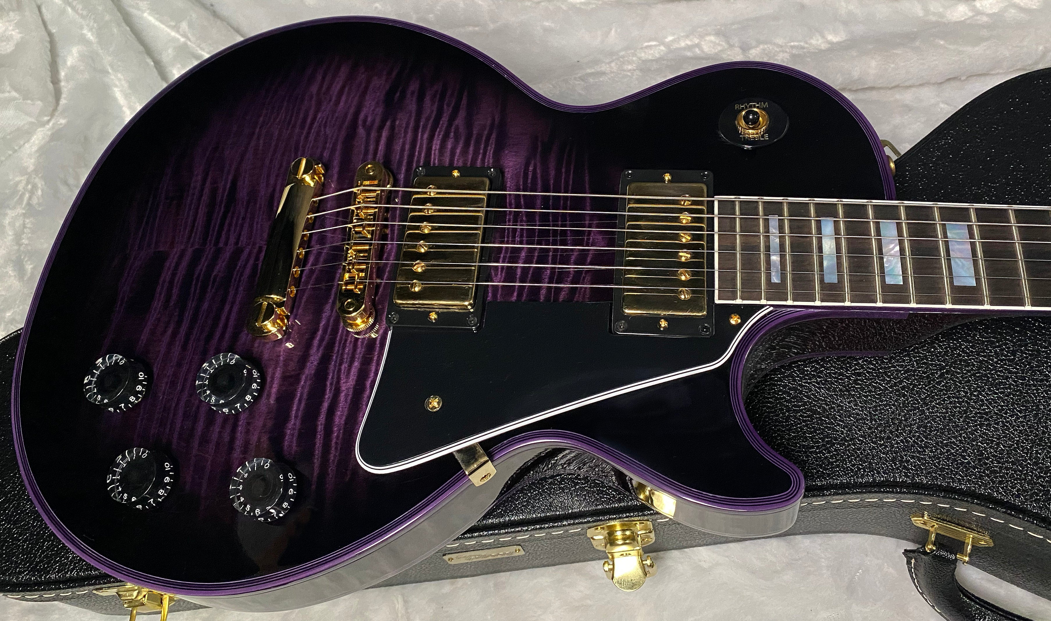 NEW! Gibson Dealer Select Custom Shop Les Paul Custom Purple Widow AAA Figured Flame Top - Authorized Dealer - 10.6 lbs - G07677