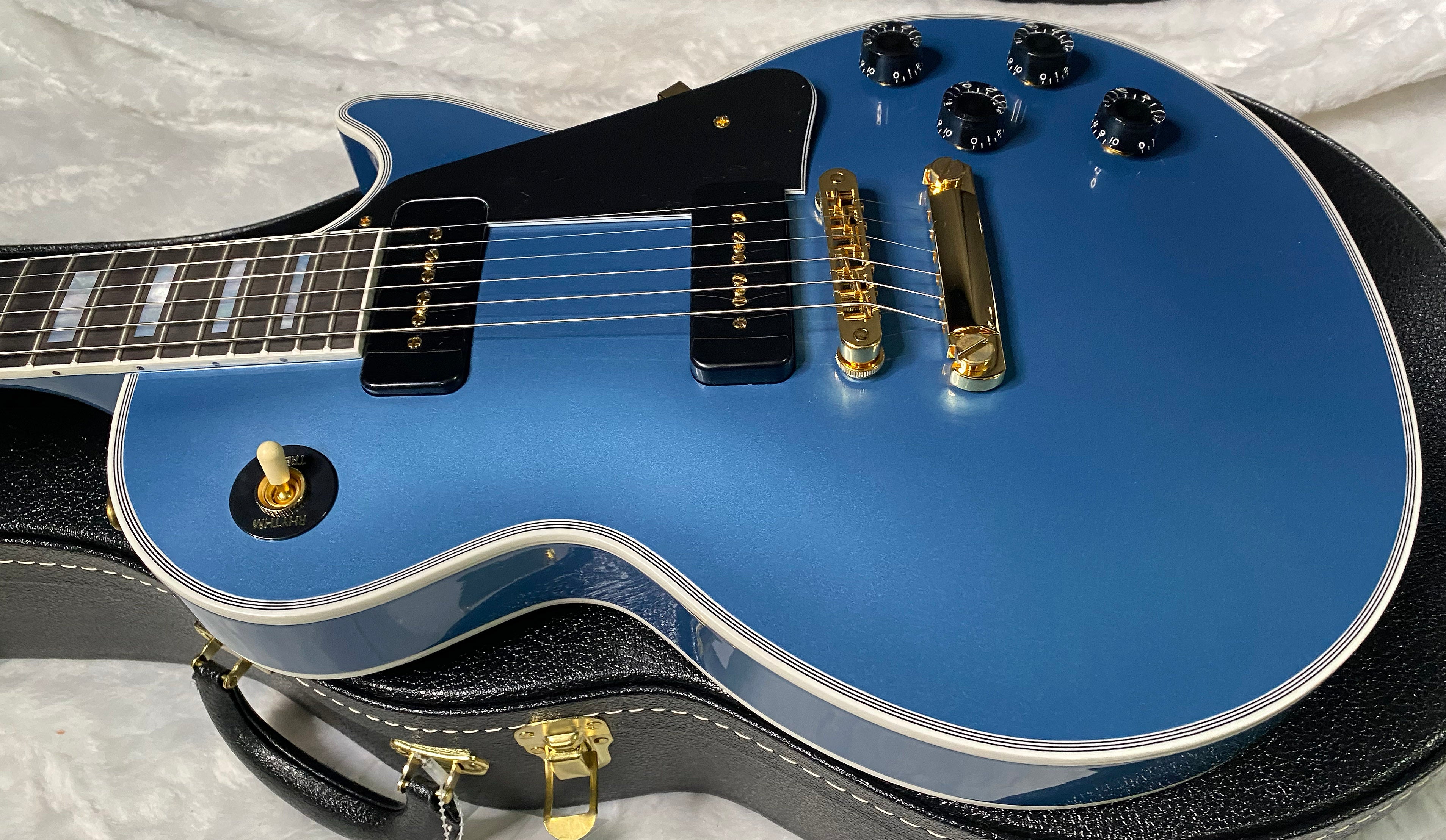NEW! Gibson Les Paul Custom - Dealer Select - P90 Pick-Ups - Pelham Blue VOS - Custom Shop M2M - Authorized Dealer - Only 9lbs - G07687