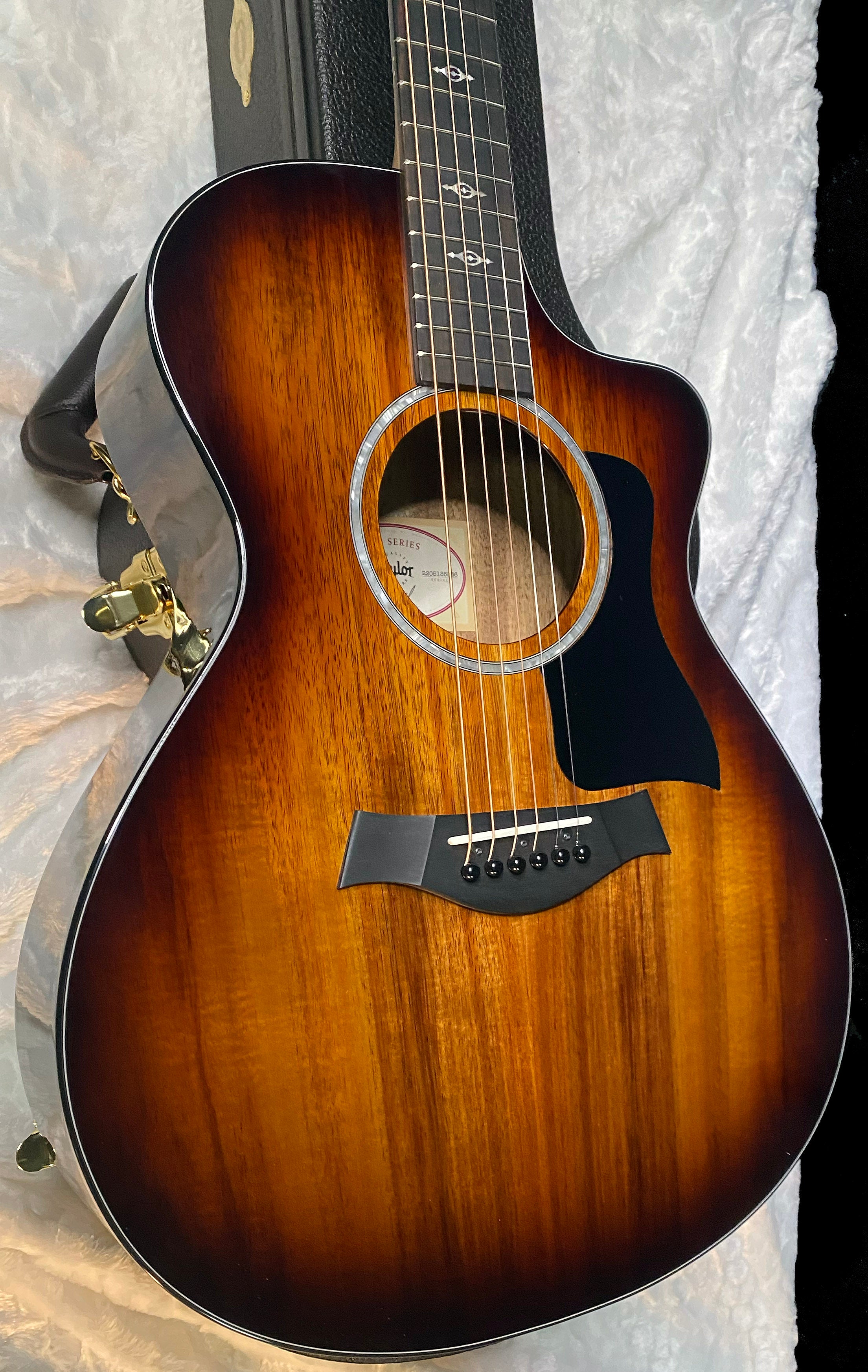 NEW! Taylor 222ce-K DLX Grand Concert Acoustic-Electric Guitar - Tobacco - 4.5lbs - Authorized Dealer - G06296