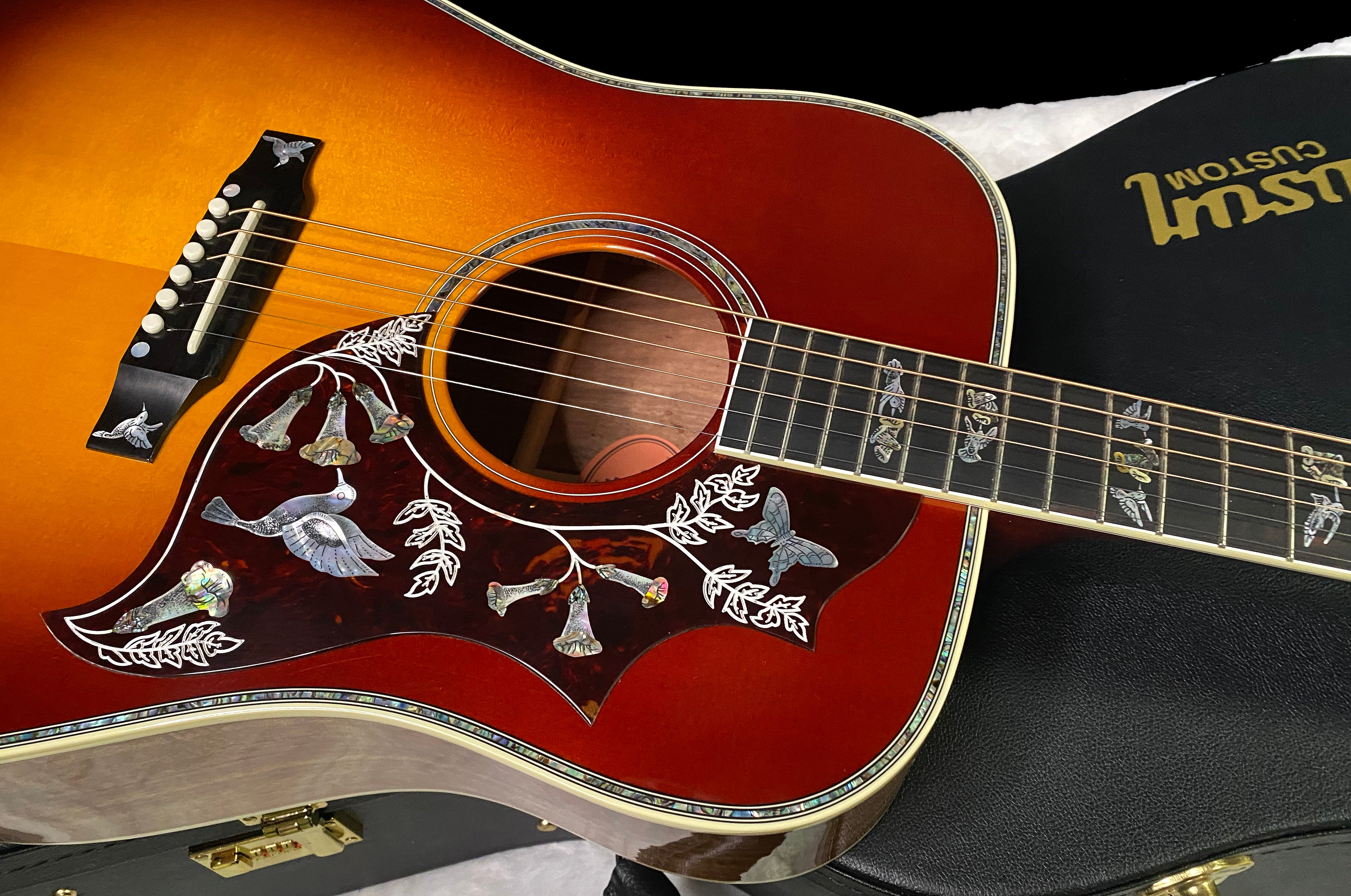 NEW! Gibson Hummingbird Custom Koa - Dealer Select - Autumnburst - Authorized Dealer - Custom Shop - 4.75 lbs - G07701