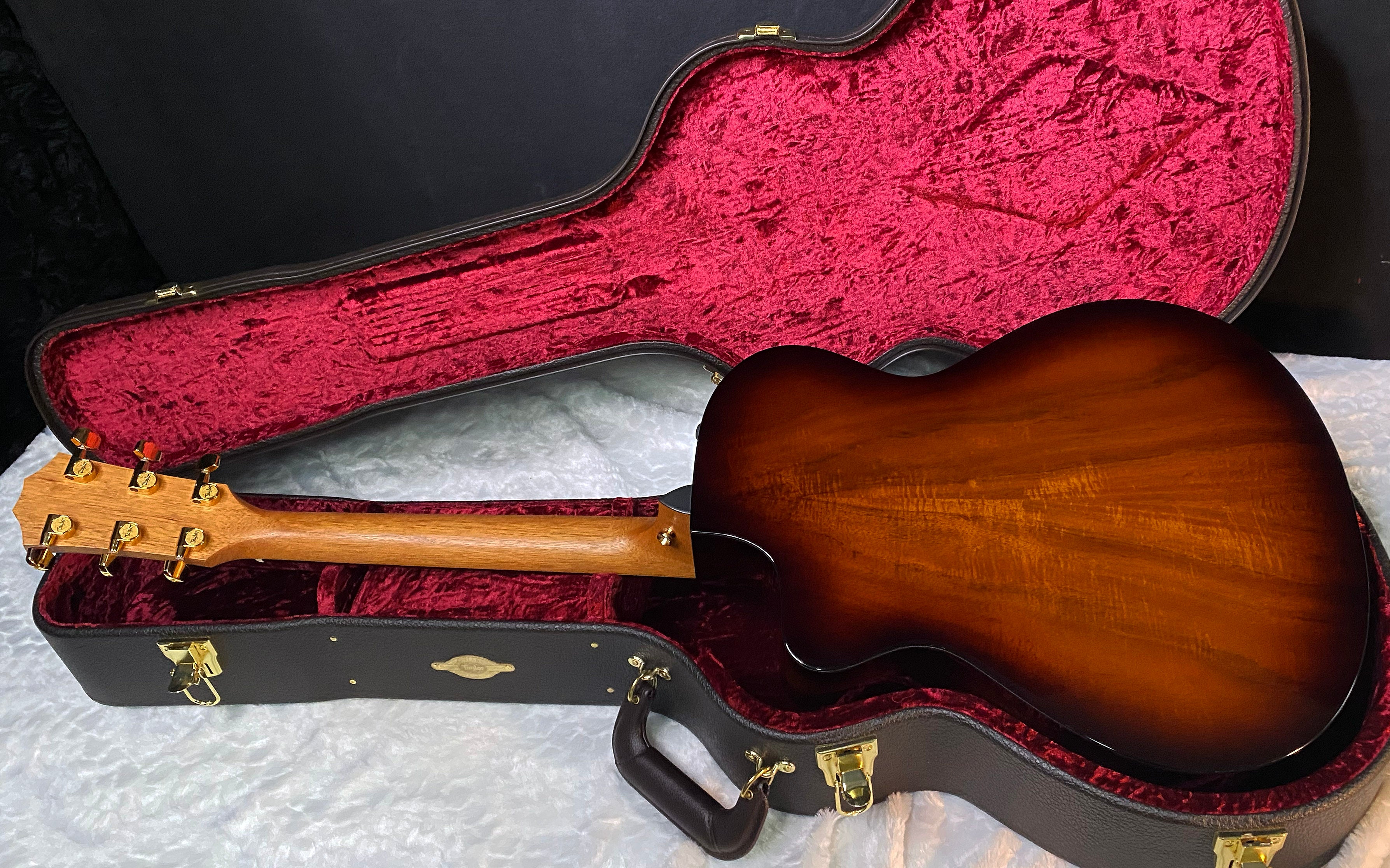 NEW! Taylor 222ce-K DLX Grand Concert Acoustic-Electric Guitar - Tobacco - 4.5lbs - Authorized Dealer - G06296